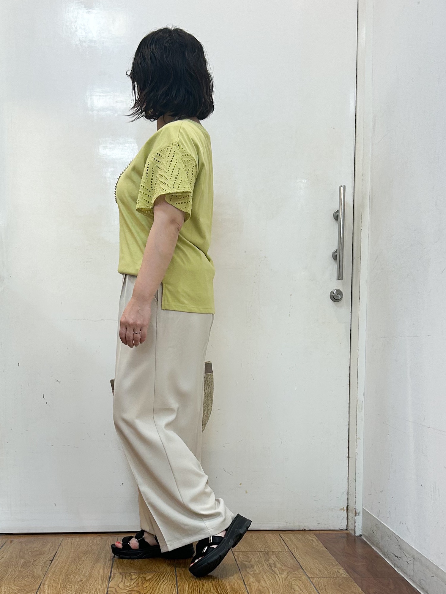 haruさんの「SHOO･LA･RUE｜【汗じみ防止/ひんやり/S-LL】レースが華やか お袖フレアTシャツ」を使ったコーディネート