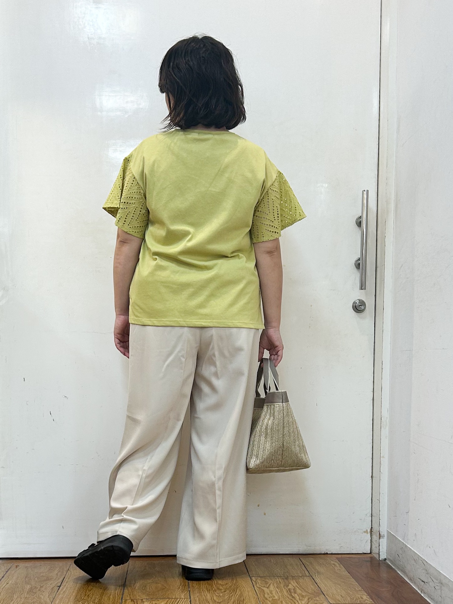 haruさんの「SHOO･LA･RUE｜【汗じみ防止/ひんやり/S-LL】レースが華やか お袖フレアTシャツ」を使ったコーディネート