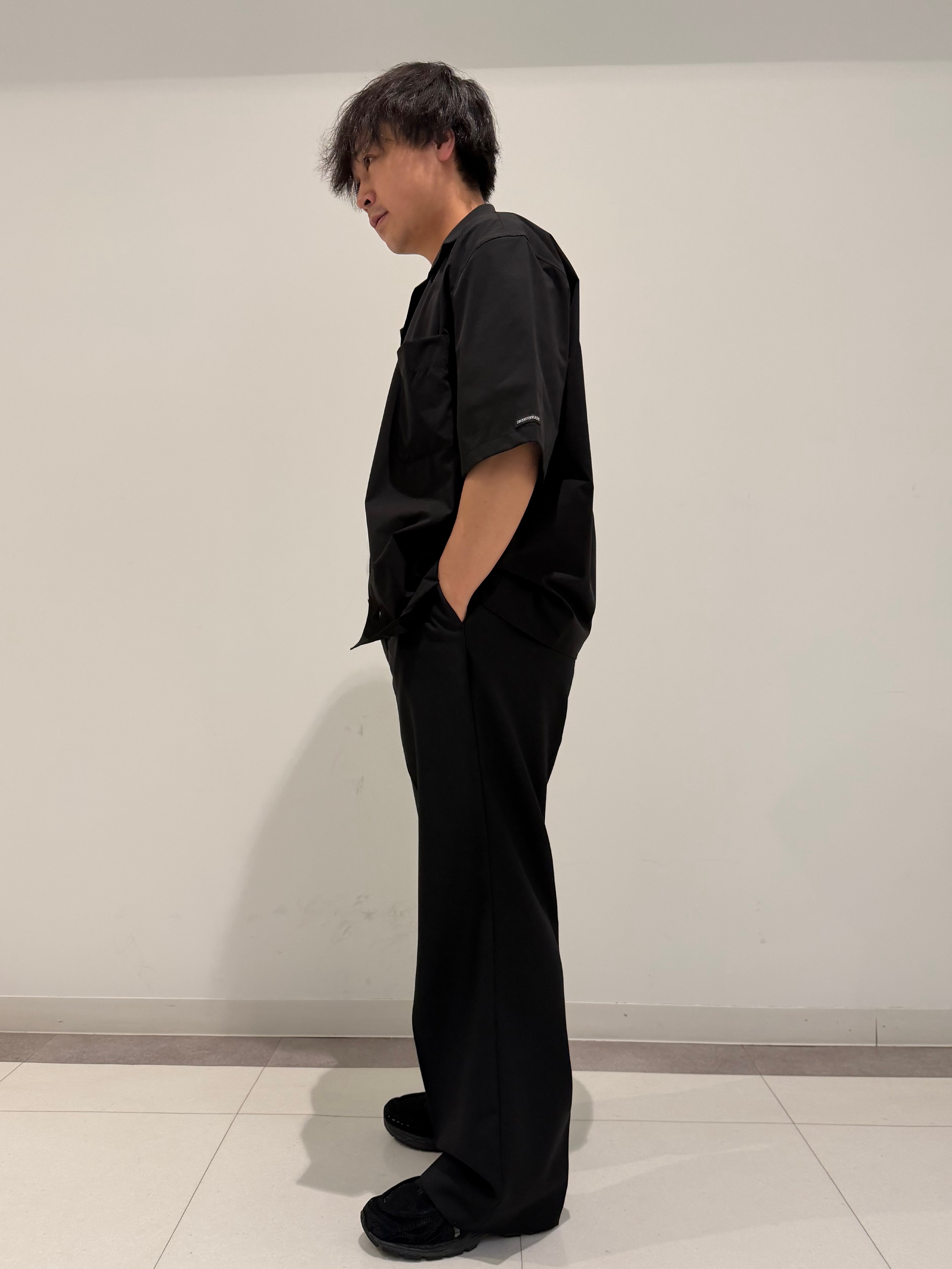 MATSUBARAさんの「DRESSTERIOR｜【セットアップ可/撥水/クールタッチ素材】SOLOTEX 4WAYストレッチオープンカラーシャツ」を使ったコーディネート