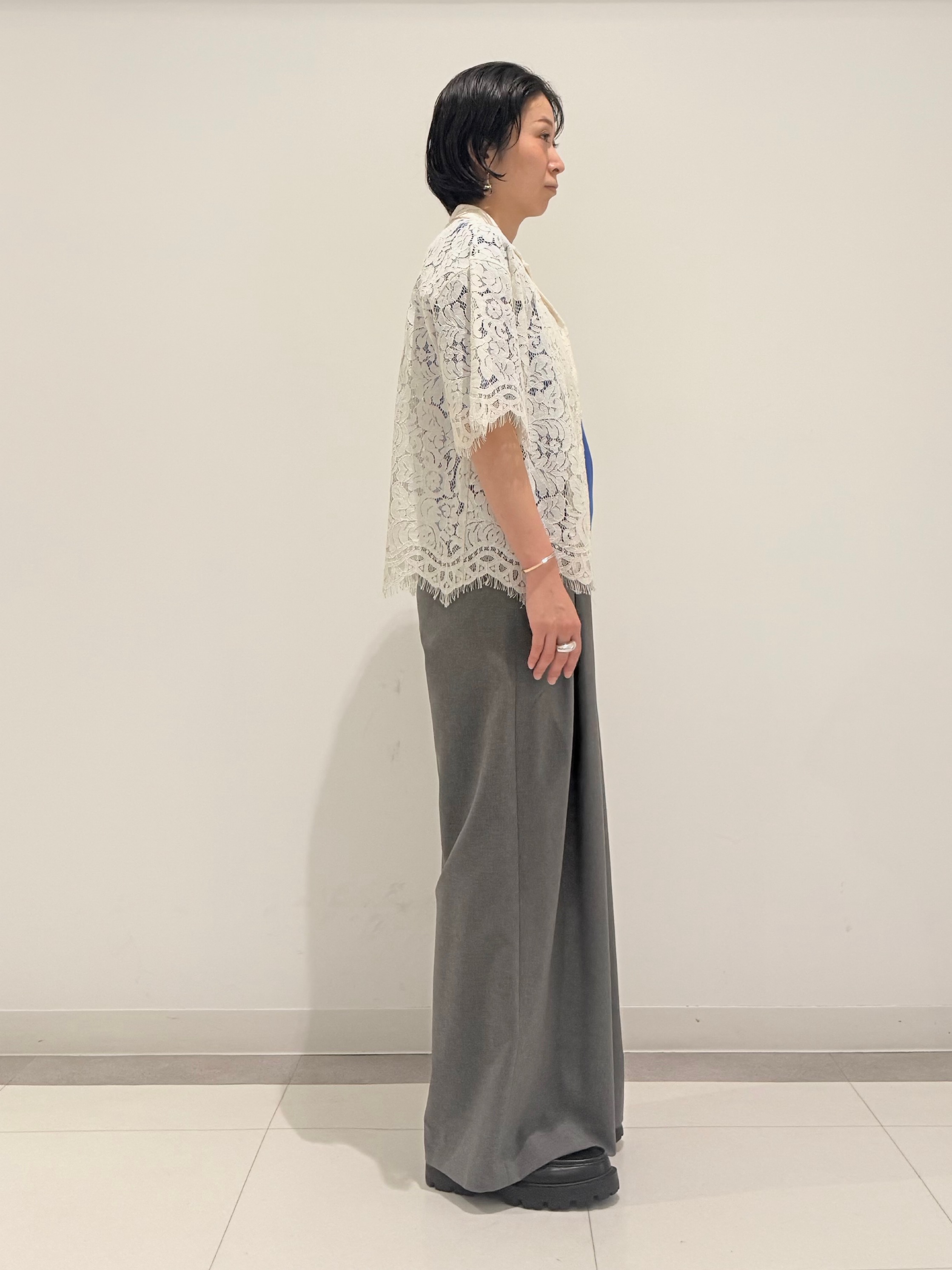 MIYAKAWAさんの「DRESSTERIOR｜コードレースブラウス」を使ったコーディネート