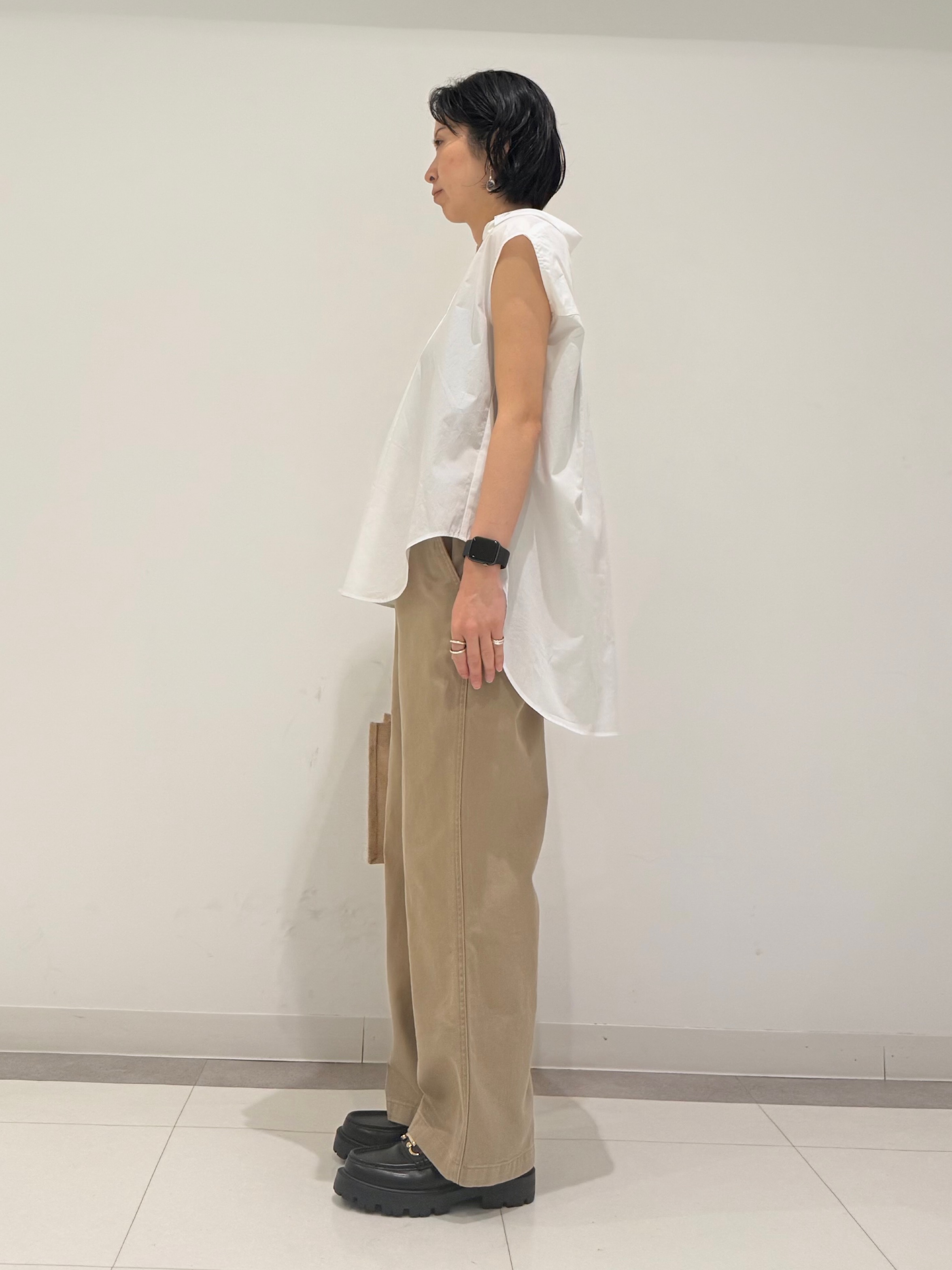 MIYAKAWAさんの「DRESSTERIOR｜フレンチスリーブ スキッパーブラウス」を使ったコーディネート