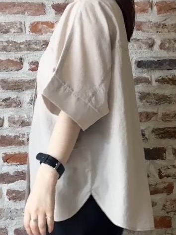 tokiさんの「THE SHOP TK｜【高レビュー/体型カバー】さらっと快適 ドルマン5分袖ブラウス」を使ったコーディネート