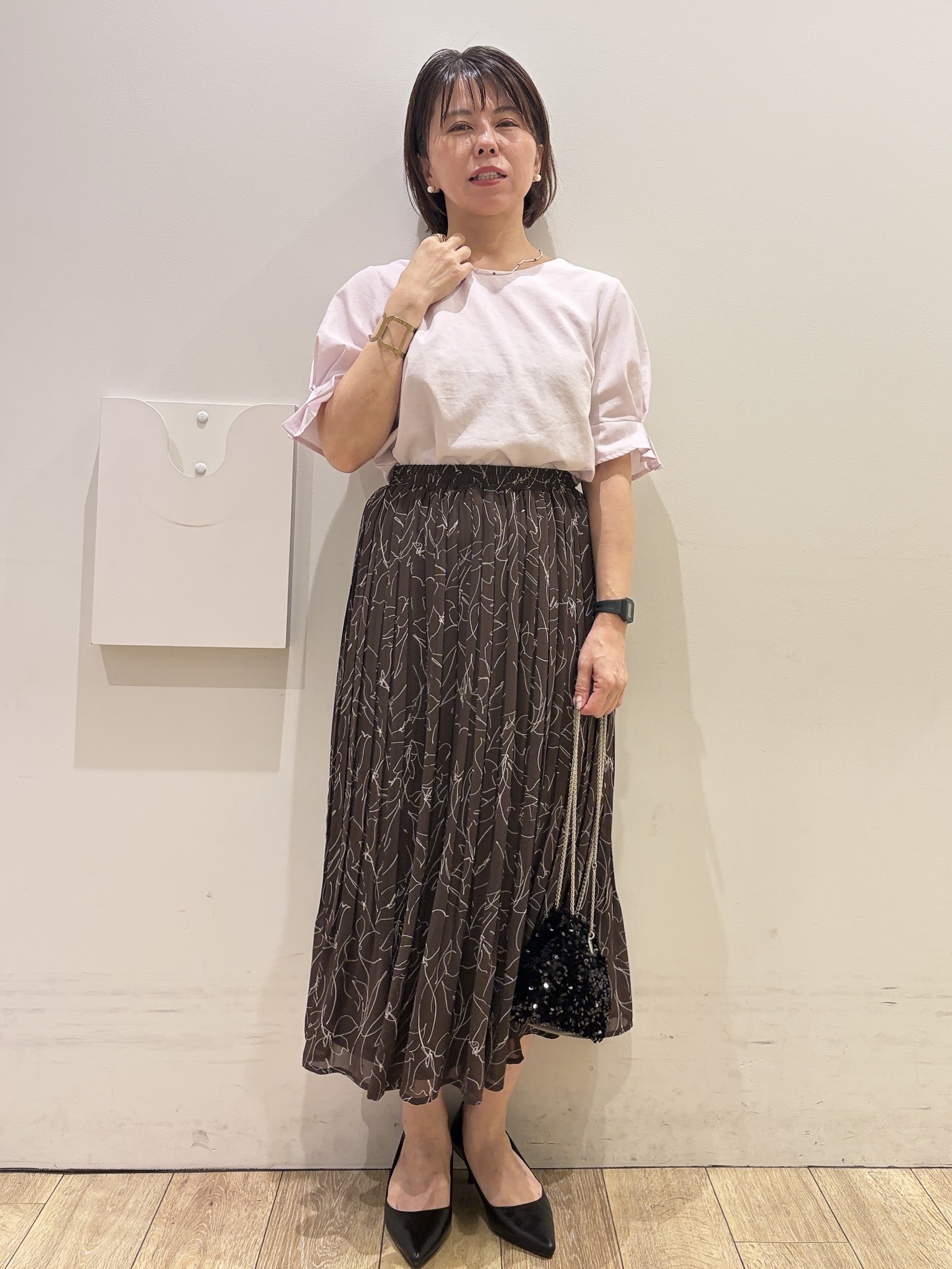 YUKOさんの「index｜【接触冷感】タックパフスリーブブラウス《吸水速乾／防シワ／洗濯機OK／XS～3L／6col》」を使ったコーディネート