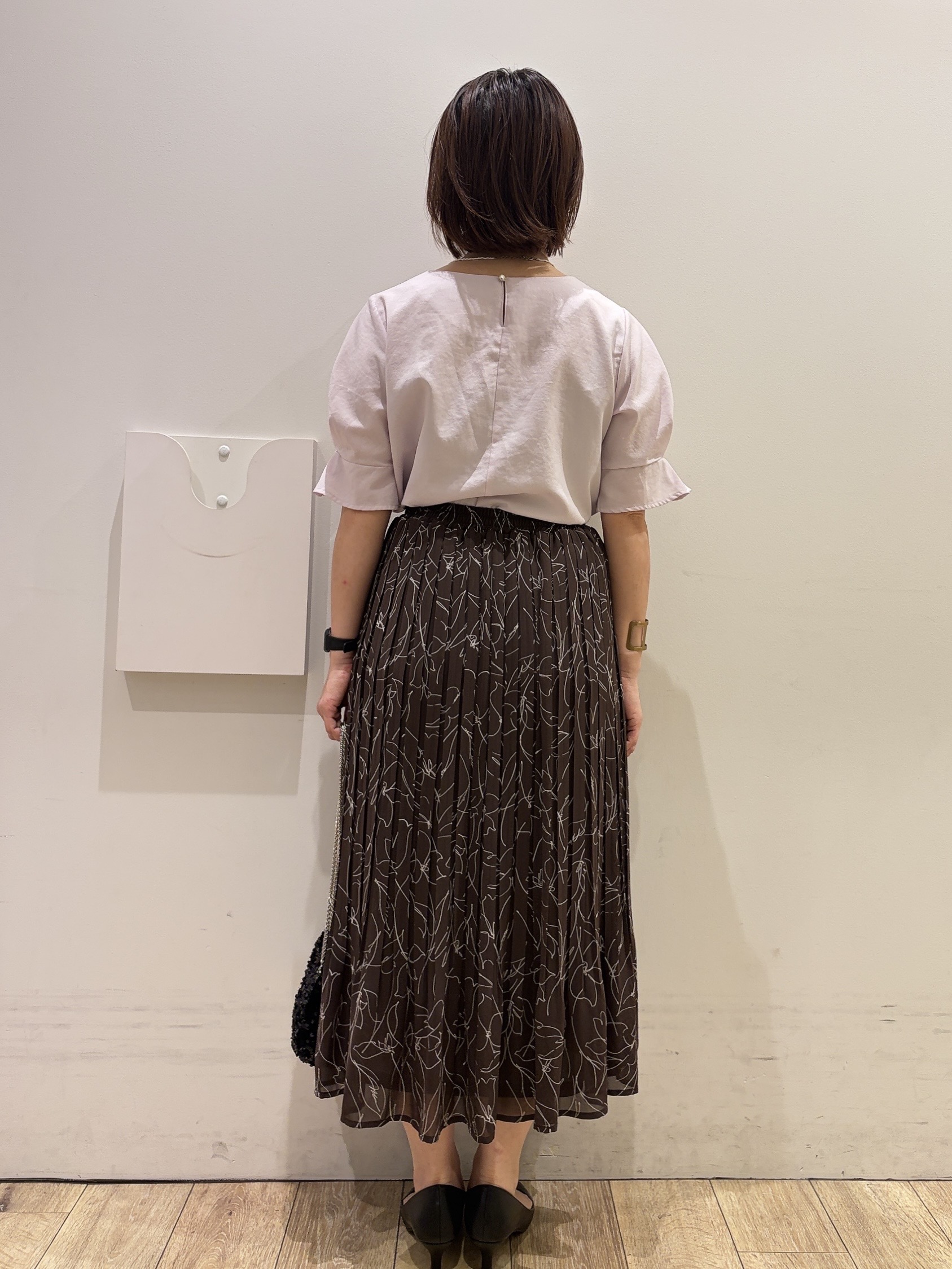 YUKOさんの「index｜【接触冷感】タックパフスリーブブラウス《吸水速乾／防シワ／洗濯機OK／XS～3L／6col》」を使ったコーディネート