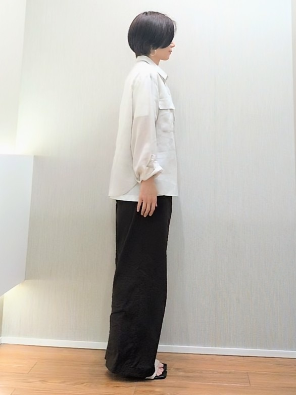 ミズタさんの「UNTITLED｜【古畑星夏さん着用/接触冷感】ドライタッチシャツ」を使ったコーディネート