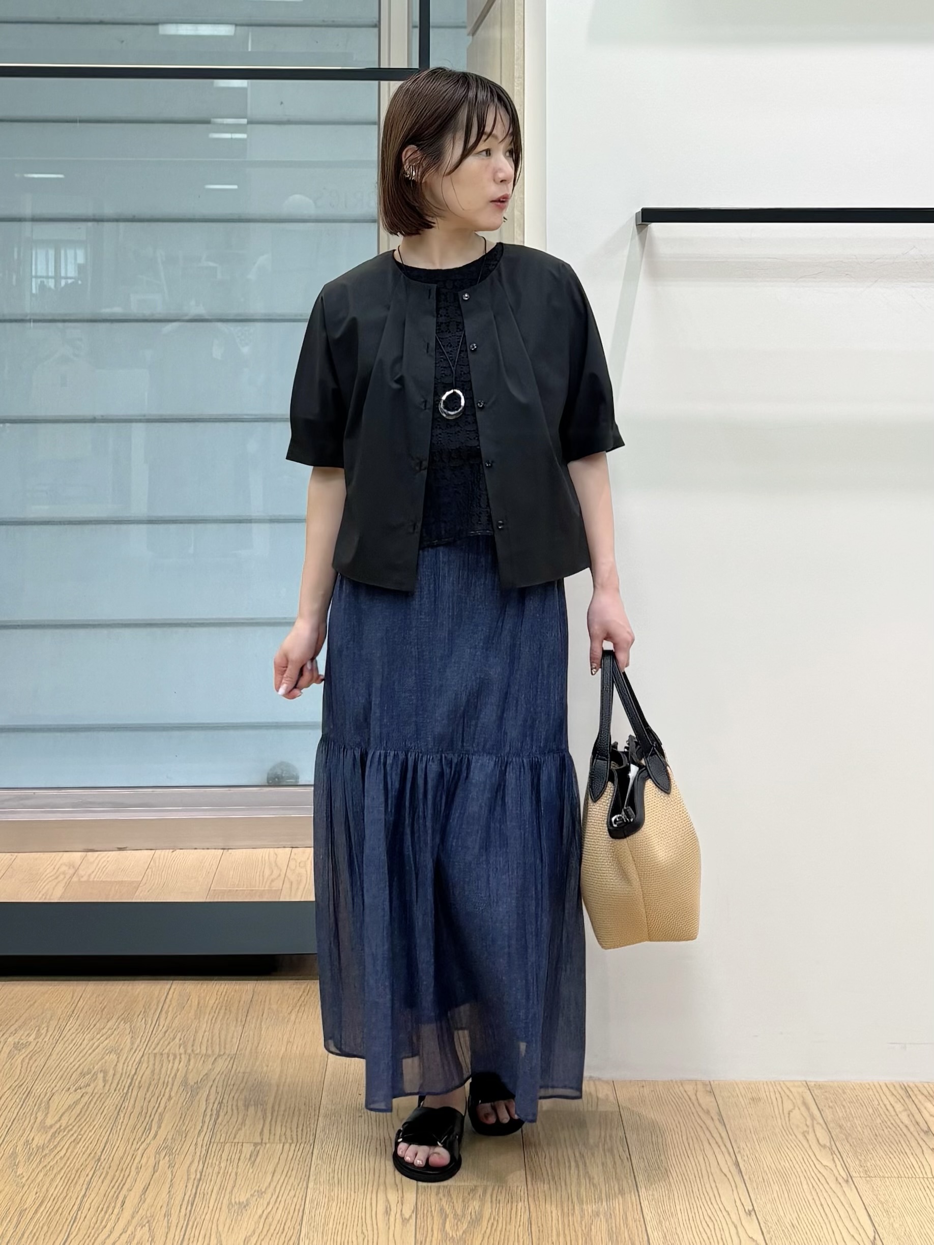 asamiさんの「INDIVI｜【洗える】レイヤード風レースコンビTシャツ」を使ったコーディネート