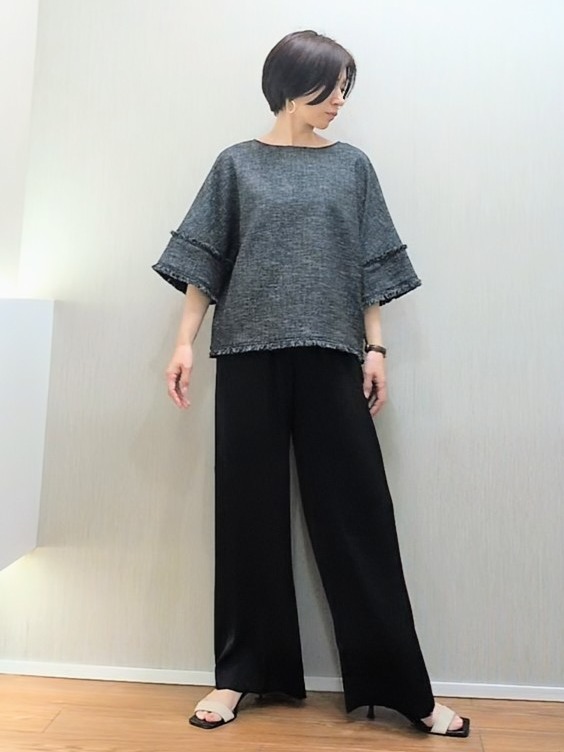 ミズタさんの「UNTITLED｜ドライミックスツィードブラウス」を使ったコーディネート