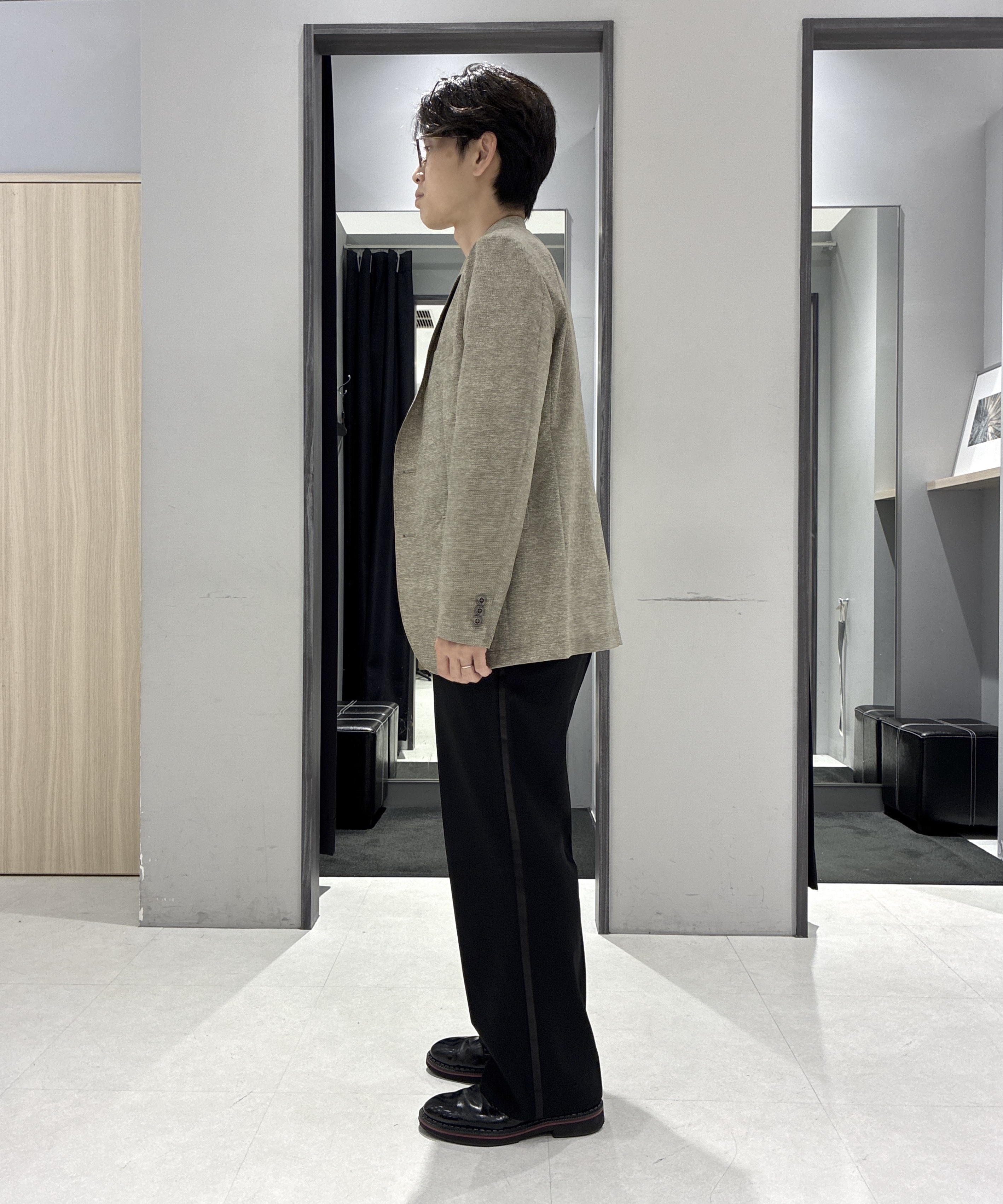 わいずみさんの「TAKEO KIKUCHI｜【抗菌防臭】COOL DOTS（R）ドビープリント ジャケット」を使ったコーディネート
