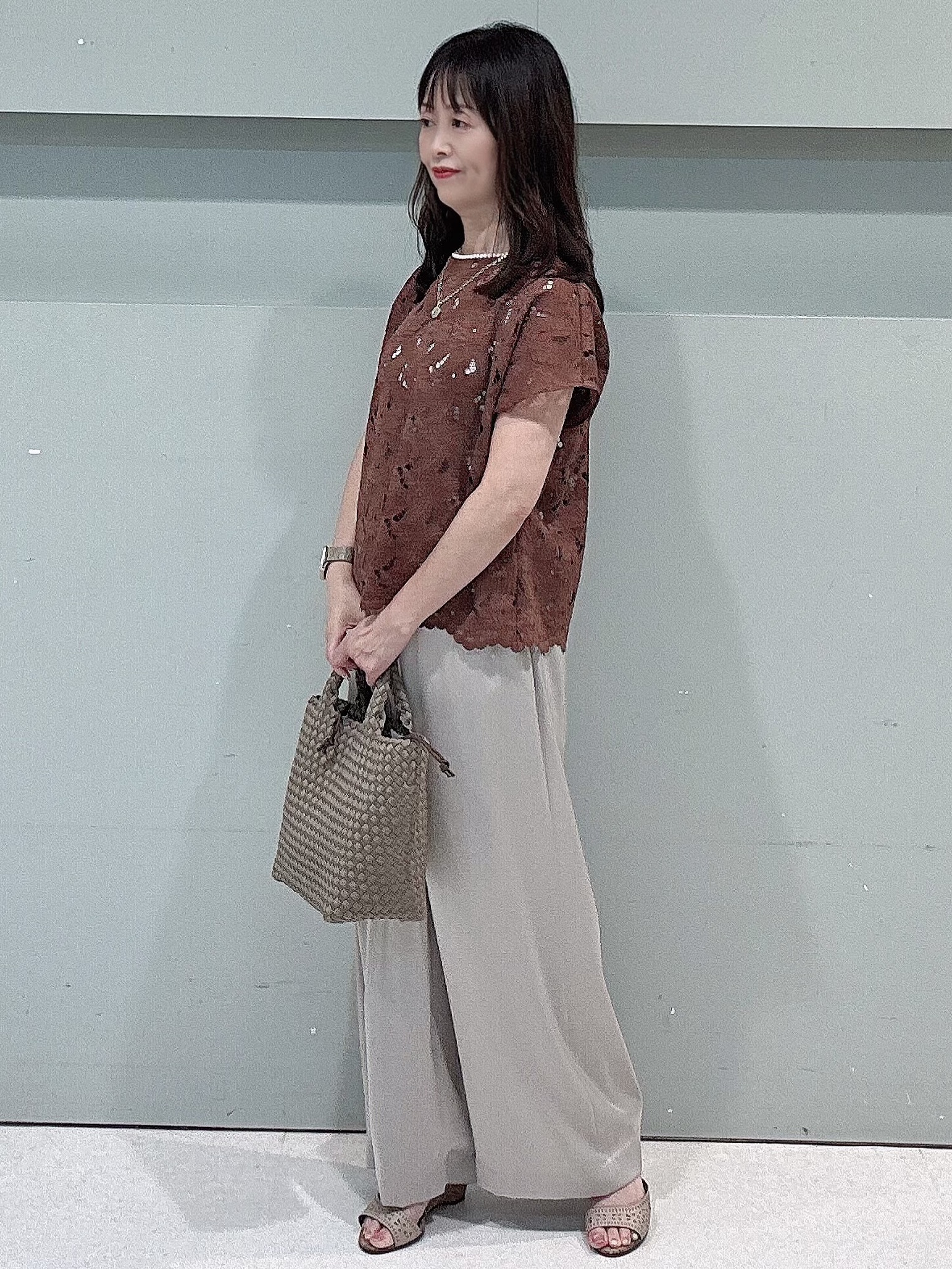 makiさんの「UNTITLED｜【セットアップ可能】リーフレースブラウス」を使ったコーディネート