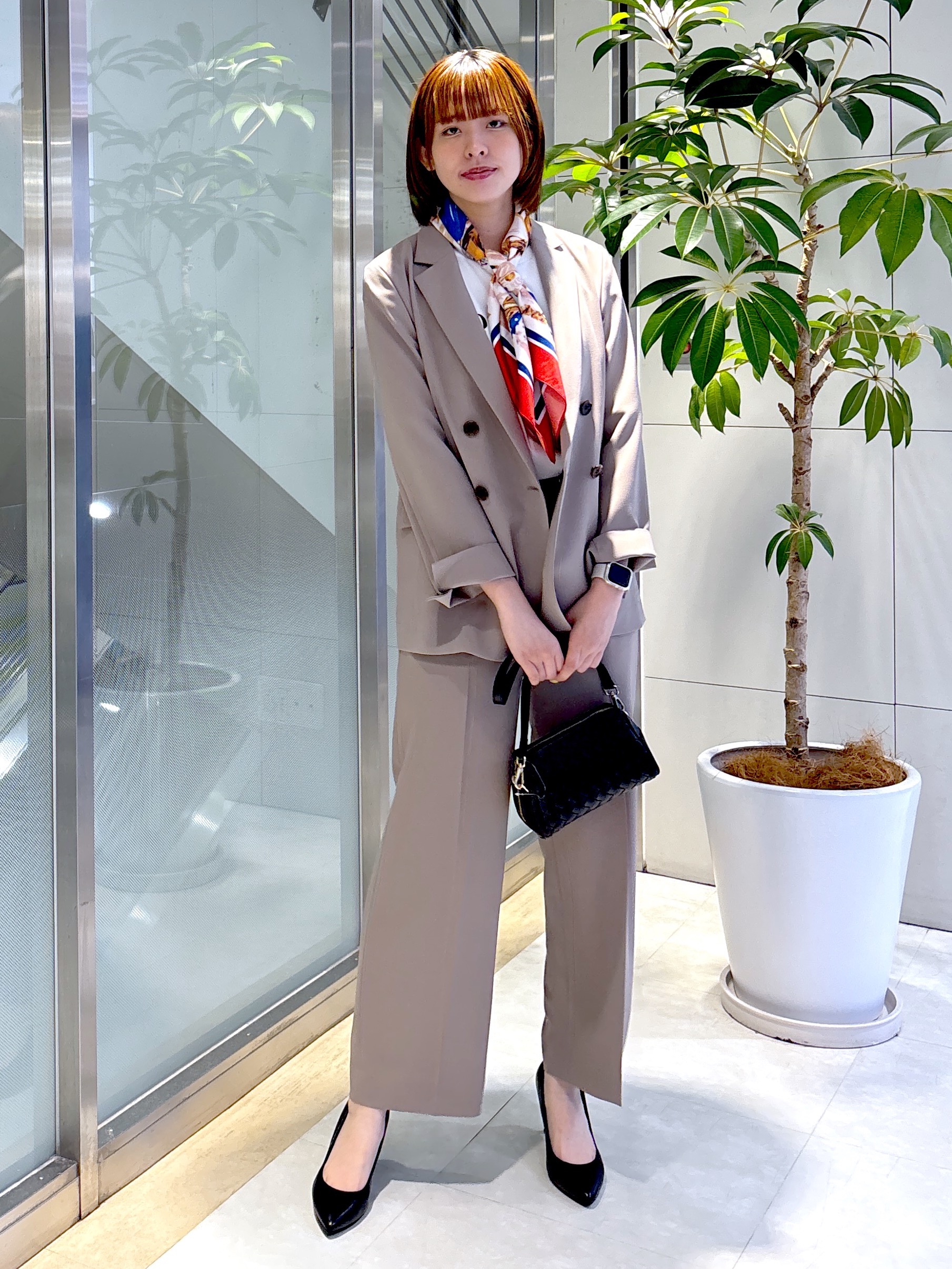 yukaさんの「UNTITLED｜【新色追加/セットアップ可】エアリー ダブルブレストジャケット」を使ったコーディネート