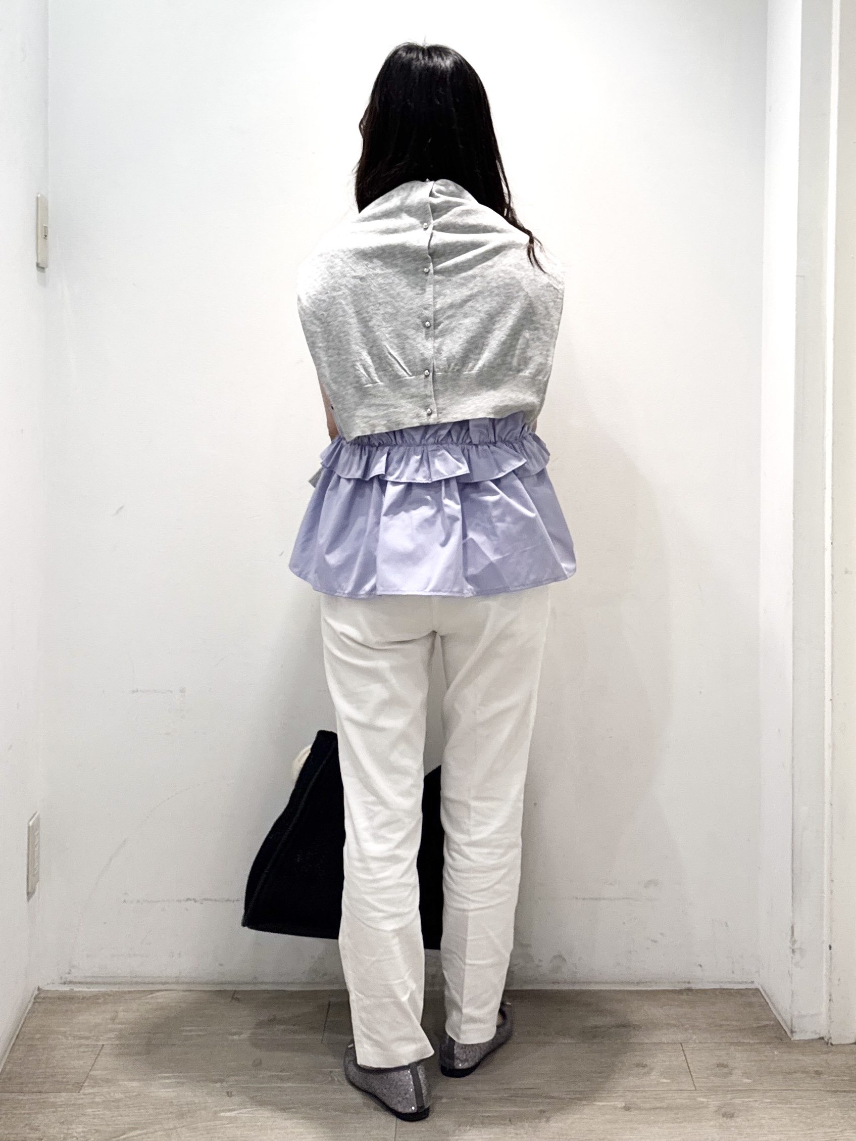 yuicciさんの「OPAQUE.CLIP｜フリルペプラムフレンチブラウス【洗濯機OK】」を使ったコーディネート