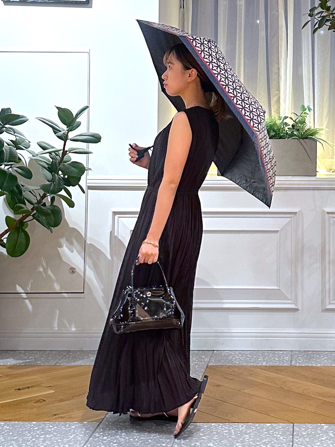 なべこさんの「DRESSTERIOR｜【ウォッシャブル/2WAYシルエット】ノースリーブプリーツワンピース」を使ったコーディネート