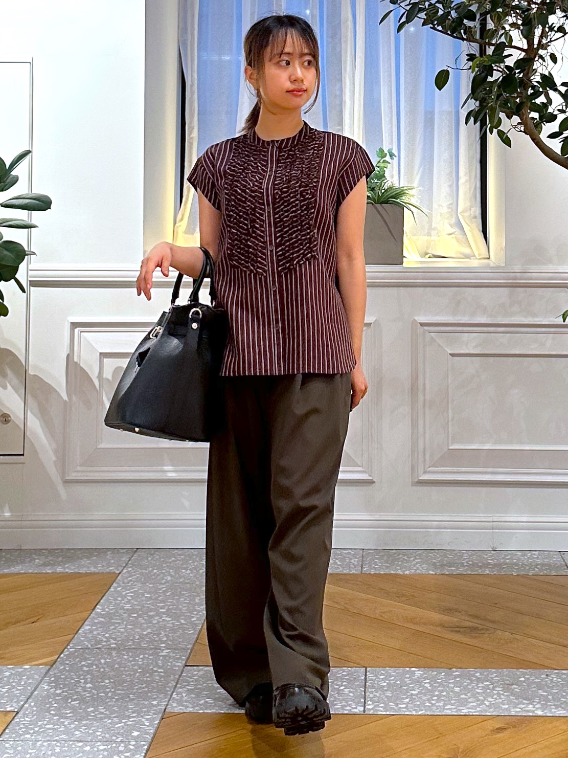 なべこさんの「DRESSTERIOR｜ストライプフレンチスリーブフリルブラウス」を使ったコーディネート