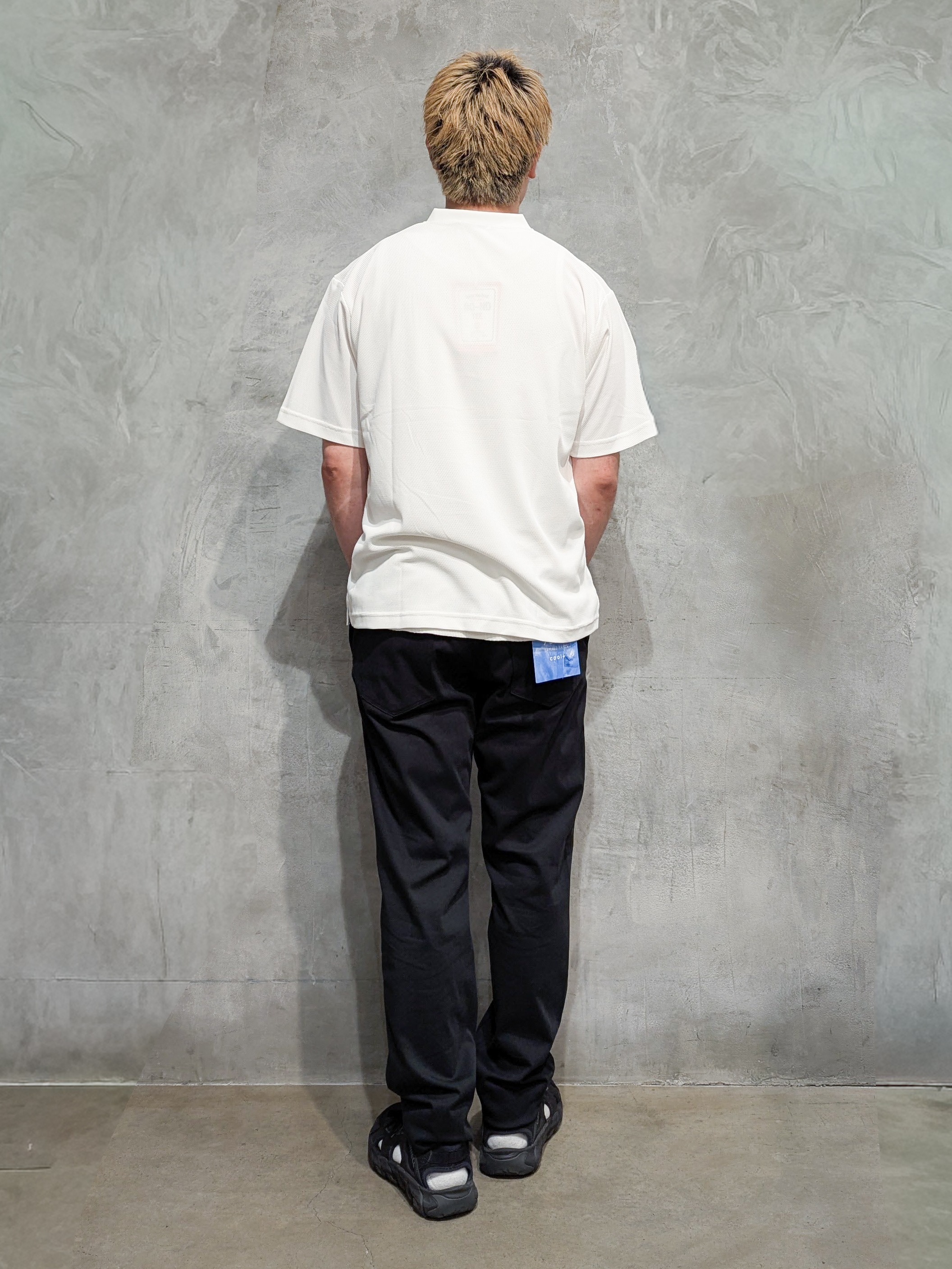 daiさんの「THE SHOP TK｜【サラッと軽い着心地に。】BO-NO HENLEY TEE/ボーノヘンリーネック Tシャツ　吸水速乾」を使ったコーディネート