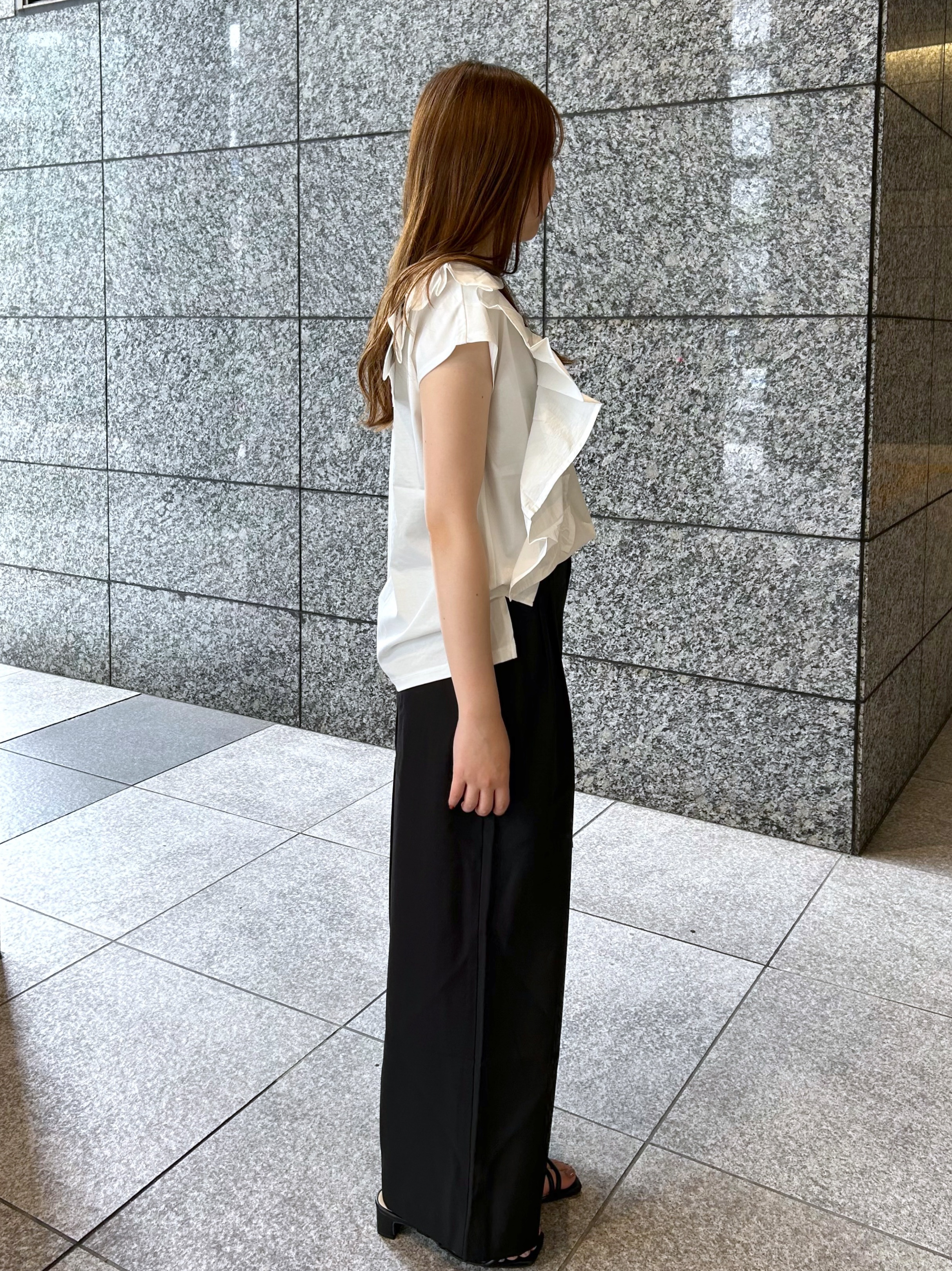 Risaさんの「OPAQUE.CLIP｜【UVケア／接触冷感】アシメフリルドッキングカットソー《洗濯機OK》」を使ったコーディネート