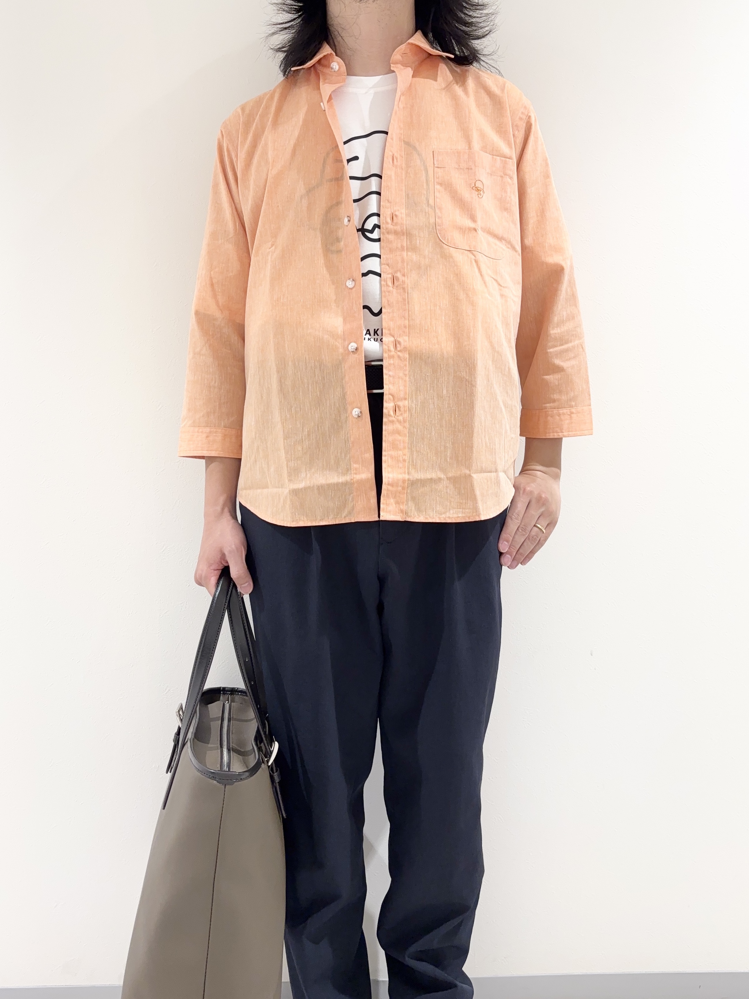 及川さんの「TAKEO KIKUCHI｜【接触冷感】ハイブリッド リネン 七分袖シャツ」を使ったコーディネート