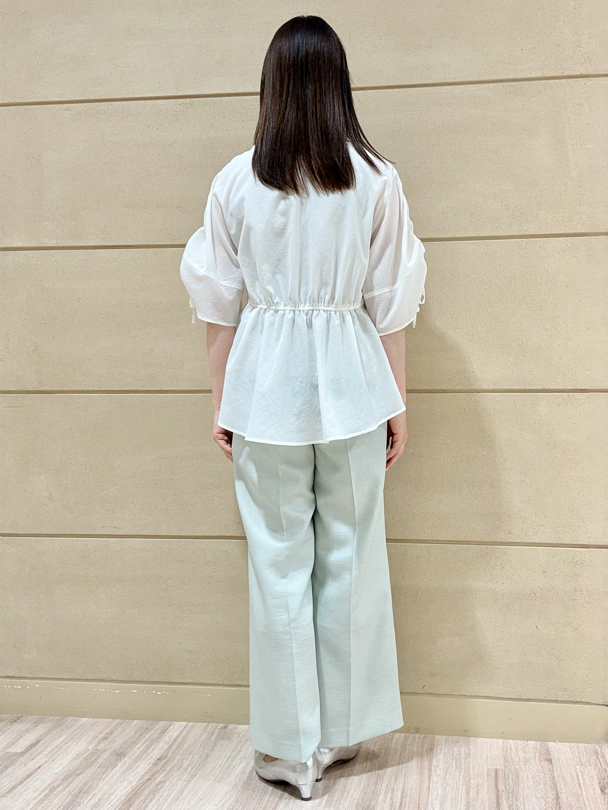 Marさんの「Reflect｜【通気性あり／涼しい／マシンウォッシャブル】ウエストギャザーブラウス」を使ったコーディネート