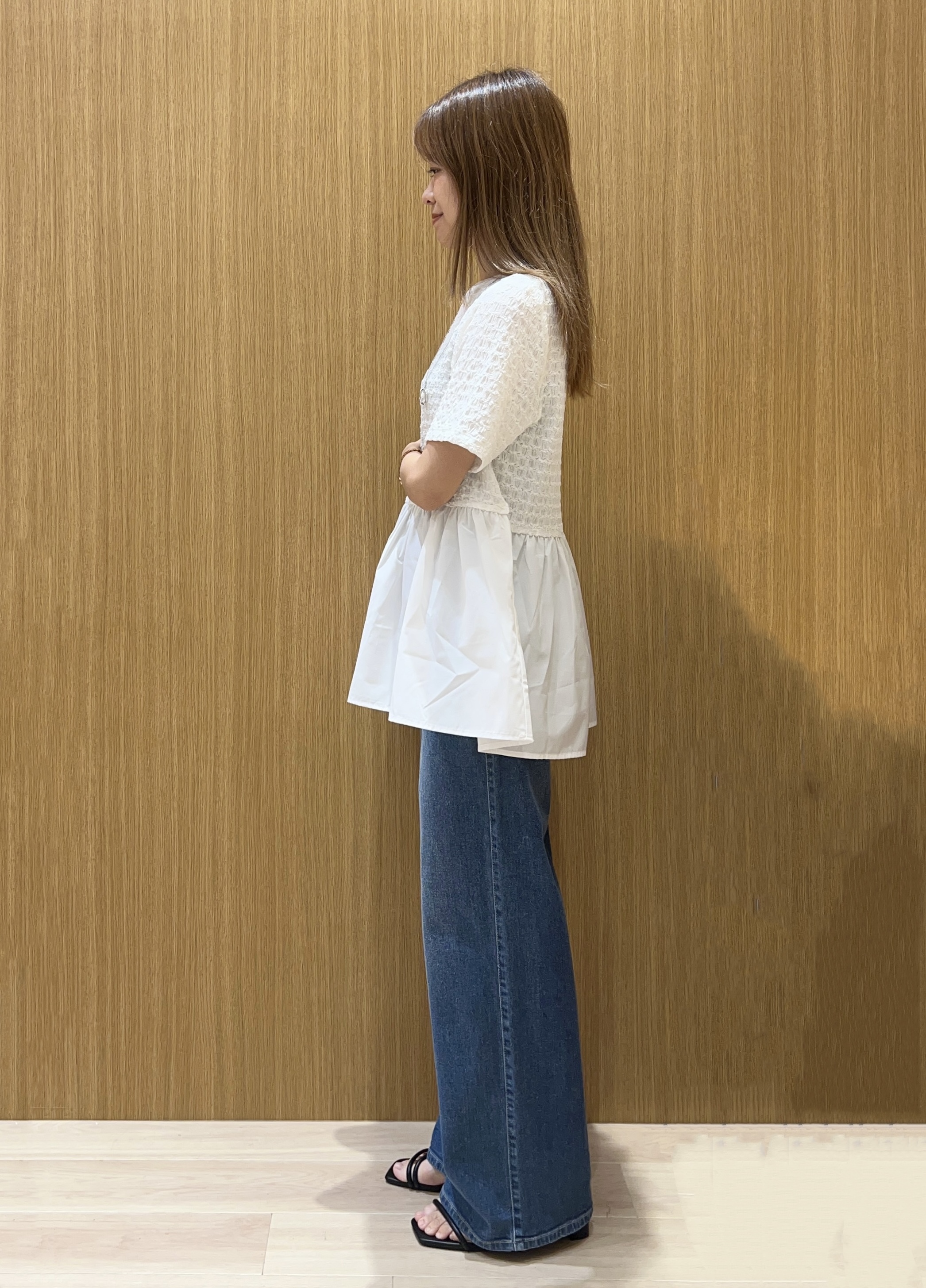 meeさんの「OPAQUE.CLIP｜ジャカードドッキング ペプラムカットソー【洗濯機OK】」を使ったコーディネート