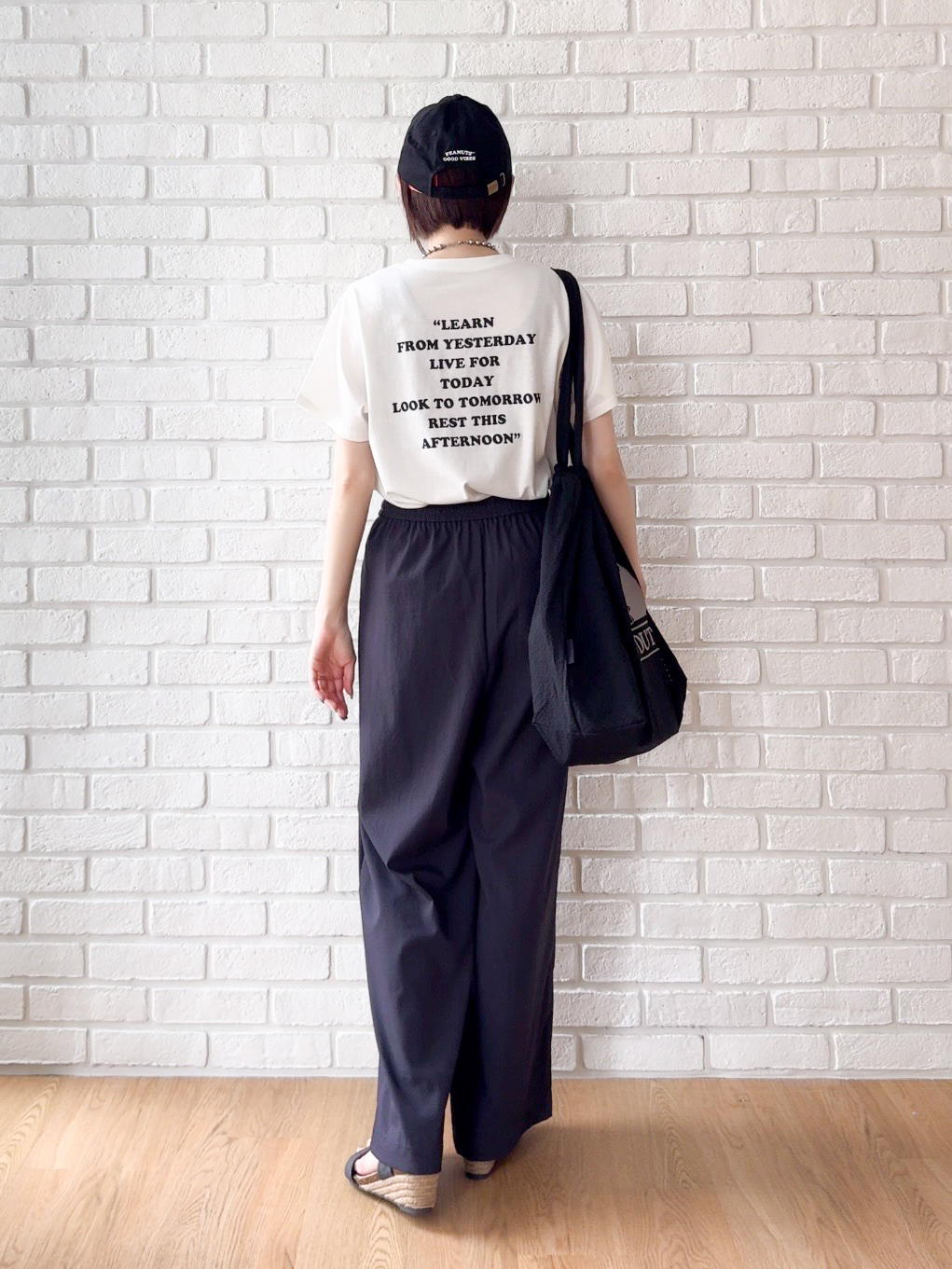 𝐜𝐡𝐢𝐤𝐚さんの「SHOO･LA･RUE｜【PEANUTS】ひんやりプリントTシャツ」を使ったコーディネート