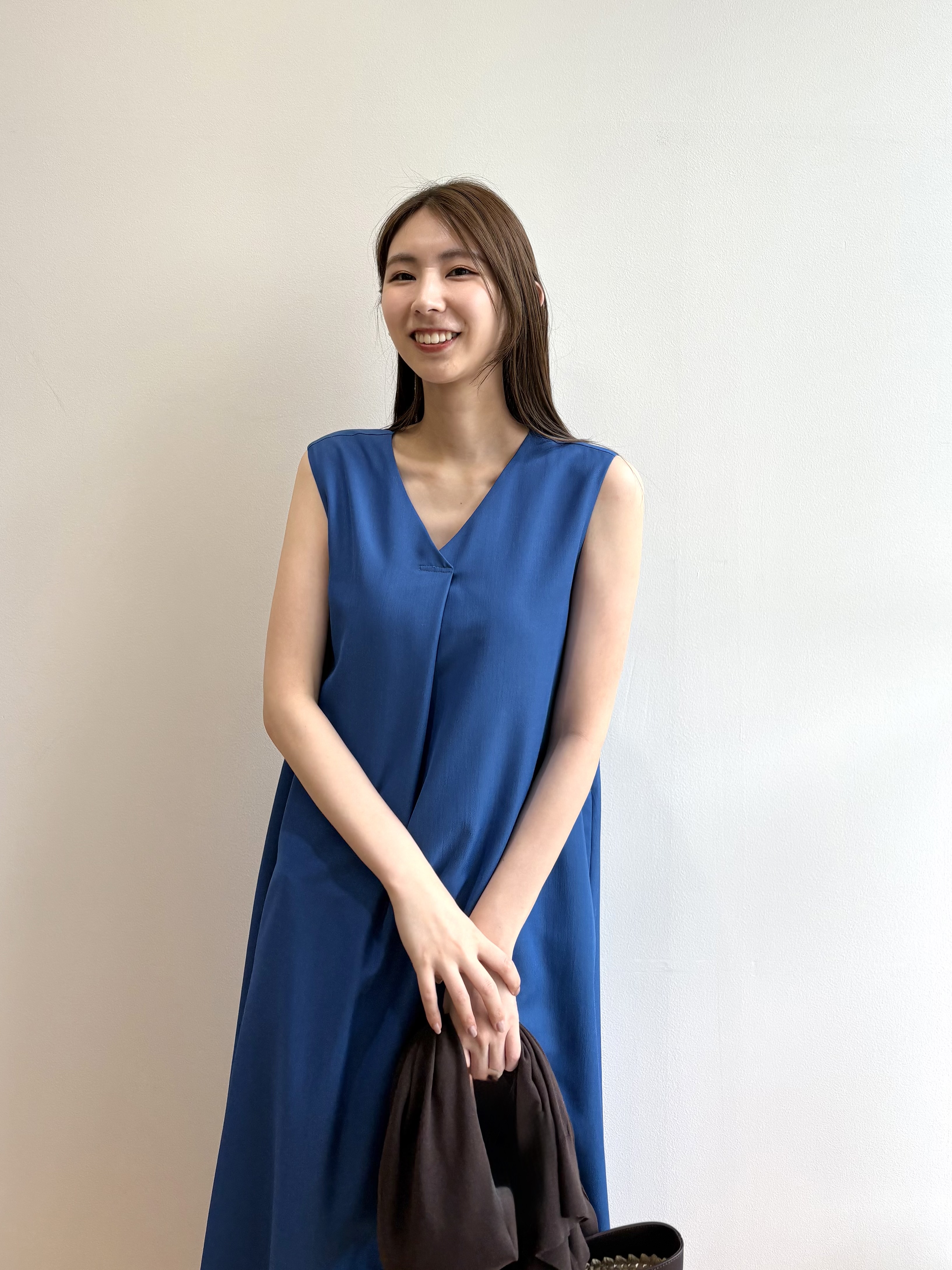 めぐさんの「OPAQUE.CLIP｜【接触冷感】麻混シアーVネックフレアワンピース《洗濯機OK》」を使ったコーディネート