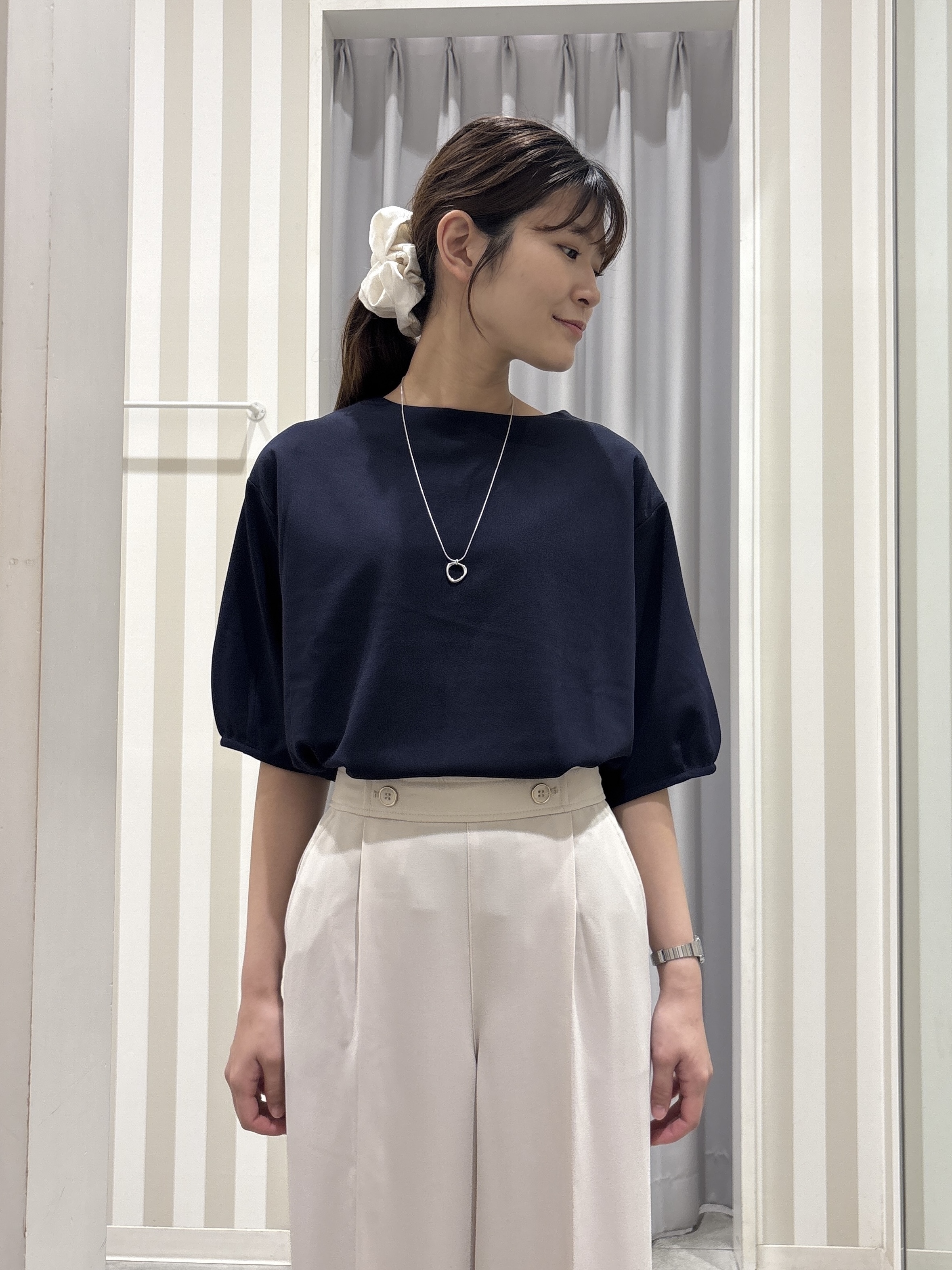 Rikaさんの「SHOO･LA･RUE｜【2点セット／洗濯機可／S-LL】インせず着られる ネックレス付き5分袖トップス」を使ったコーディネート