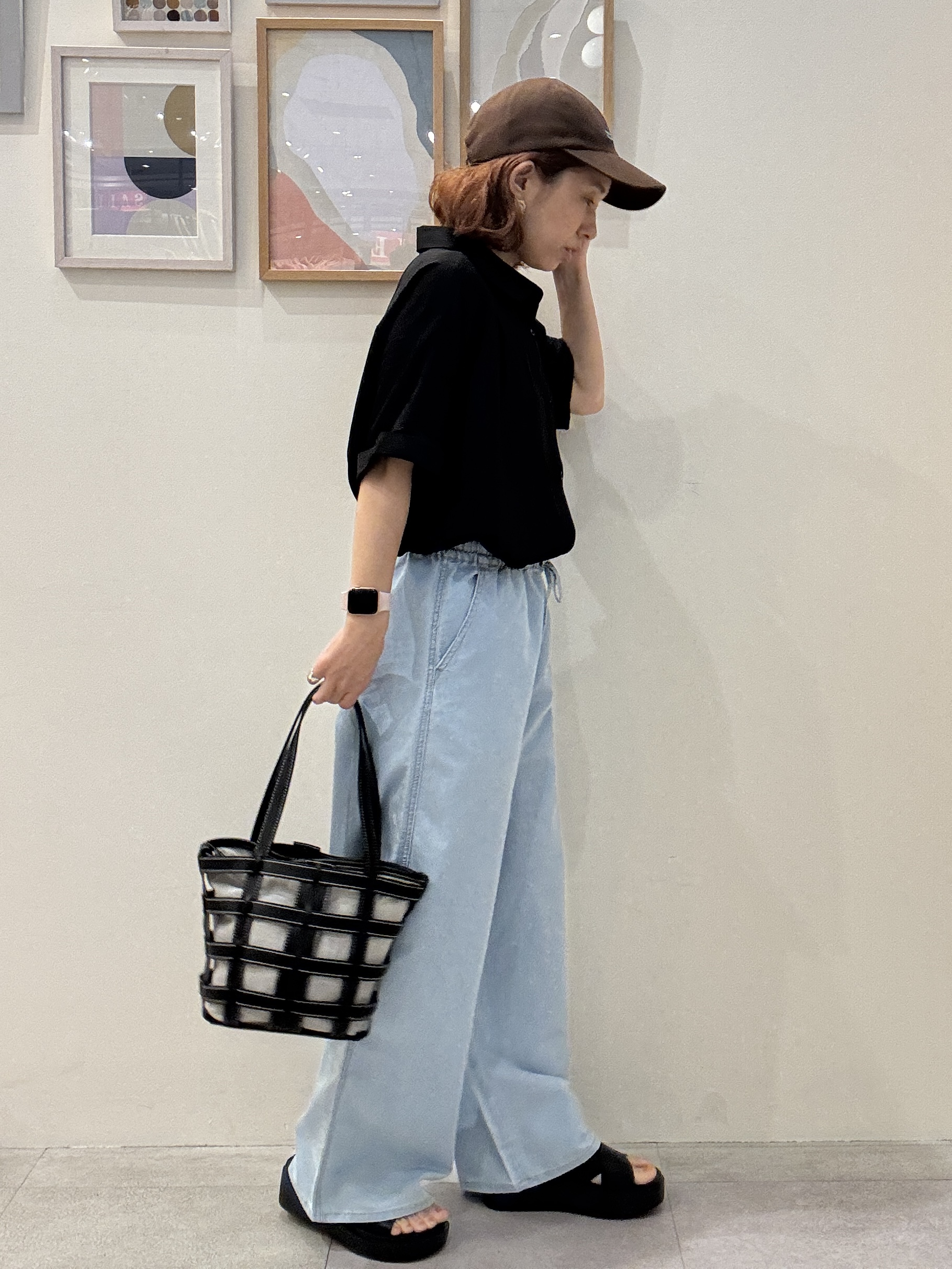 たけぴさんの「SHOO･LA･RUE｜【ひんやり/洗濯機可/S-LL】肩タックとロールアップでこなれ見え デザイン半袖シャツ」を使ったコーディネート