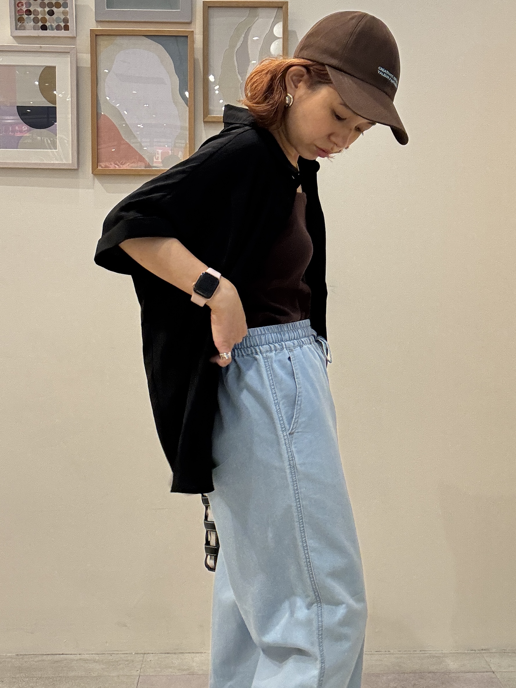 たけぴさんの「SHOO･LA･RUE｜【ひんやり/洗濯機可/S-LL】肩タックとロールアップでこなれ見え デザイン半袖シャツ」を使ったコーディネート