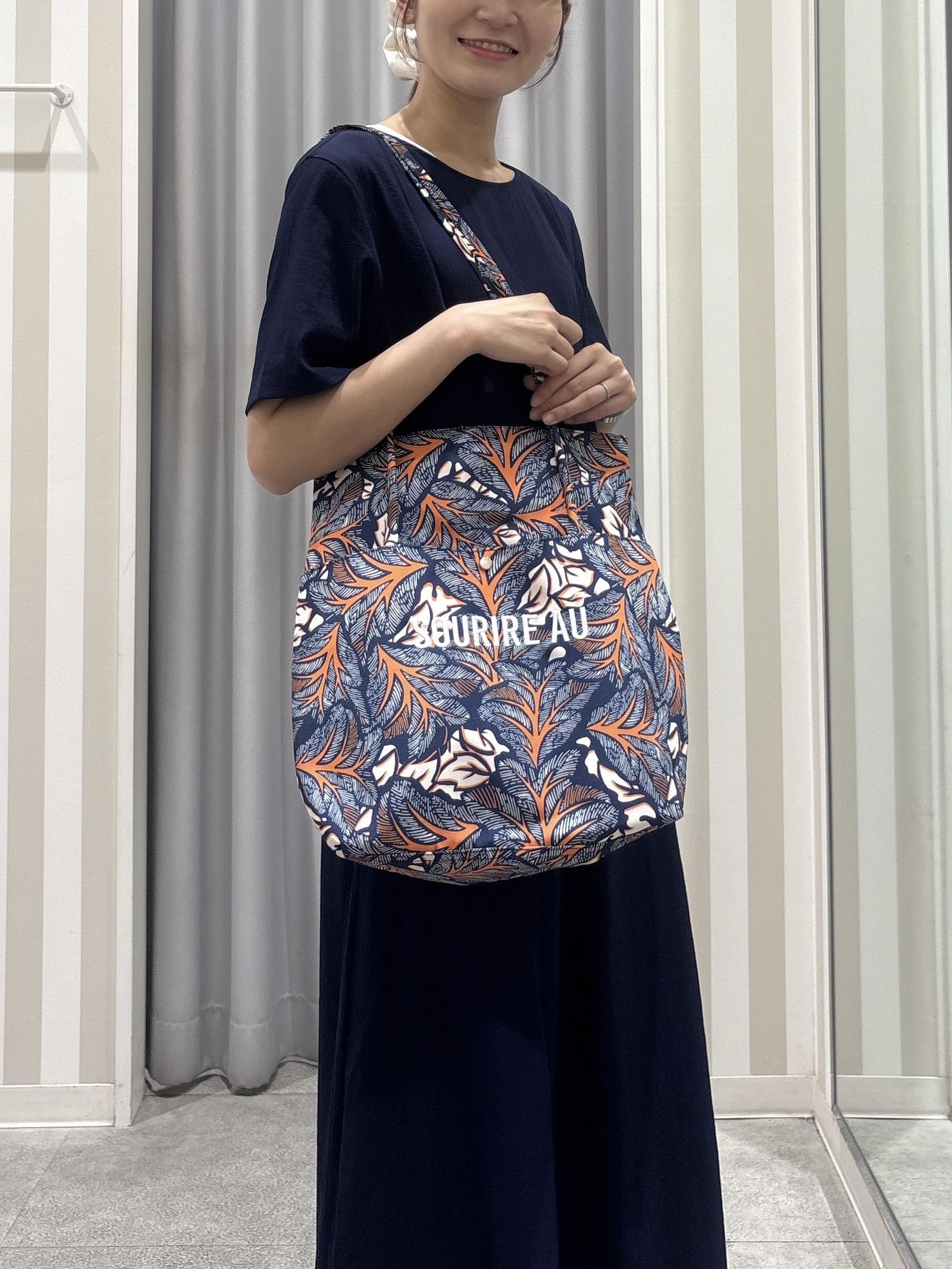 Rikaさんの「SHOO･LA･RUE｜ラタプリントトートバッグ」を使ったコーディネート