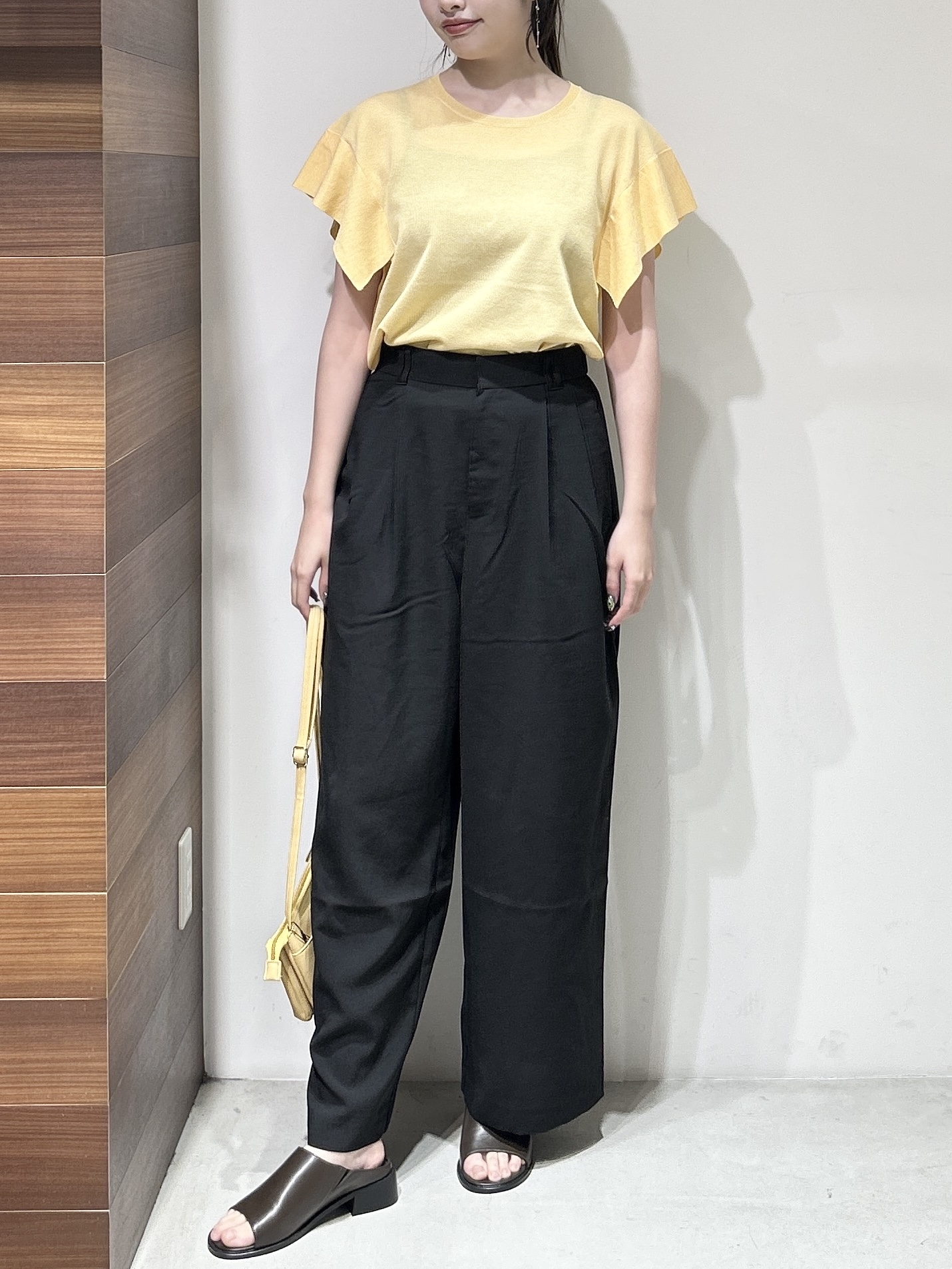 中さんの「OPAQUE.CLIP｜『STORY Web7月掲載』ドライタッチラメニット《UV／洗える／6col》」を使ったコーディネート