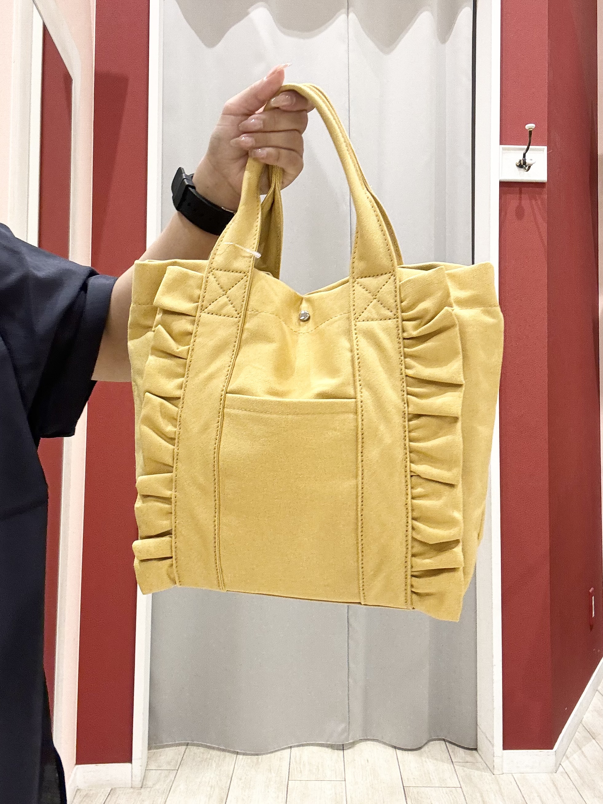 shioさんの「SHOO･LA･RUE｜【さらり快適/UV/S-LL】風が通り抜ける ひんやり半袖バンドカラーシアーシャツ」を使ったコーディネート