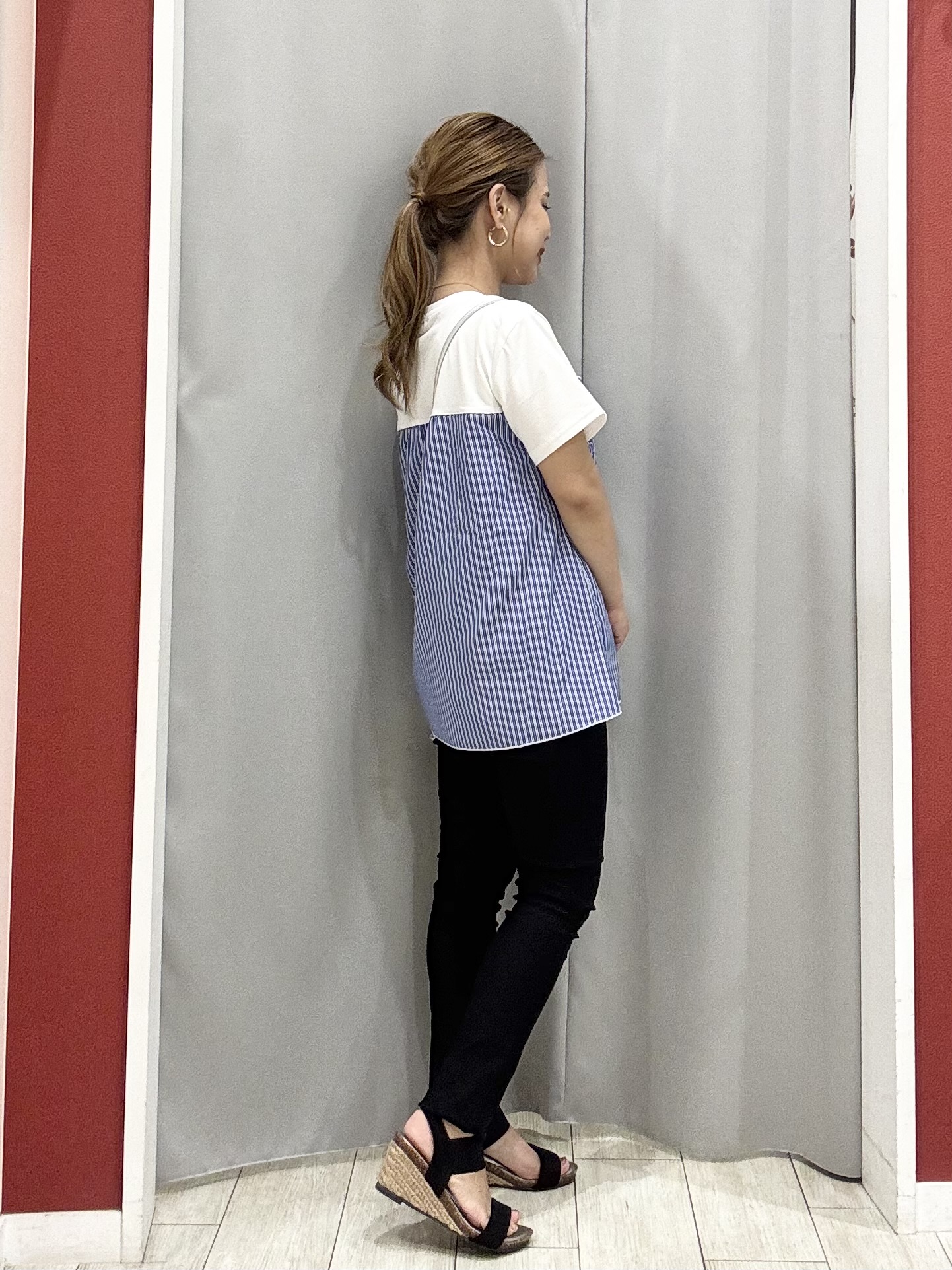 shioさんの「SHOO･LA･RUE｜【S-LL/洗濯機可/体型カバー】インせずサマ見え ビスチェ風異素材ドッキングTシャツ」を使ったコーディネート