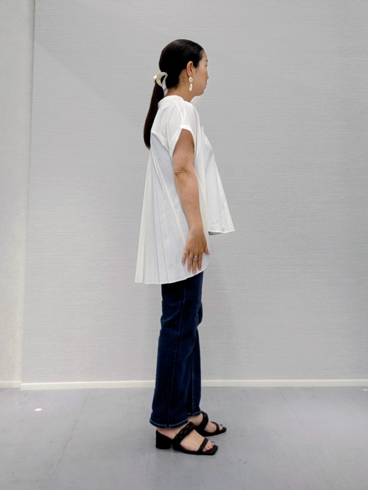 makkyさんの「UNTITLED｜【多機能付き】バックプリーツデザインブラウス」を使ったコーディネート