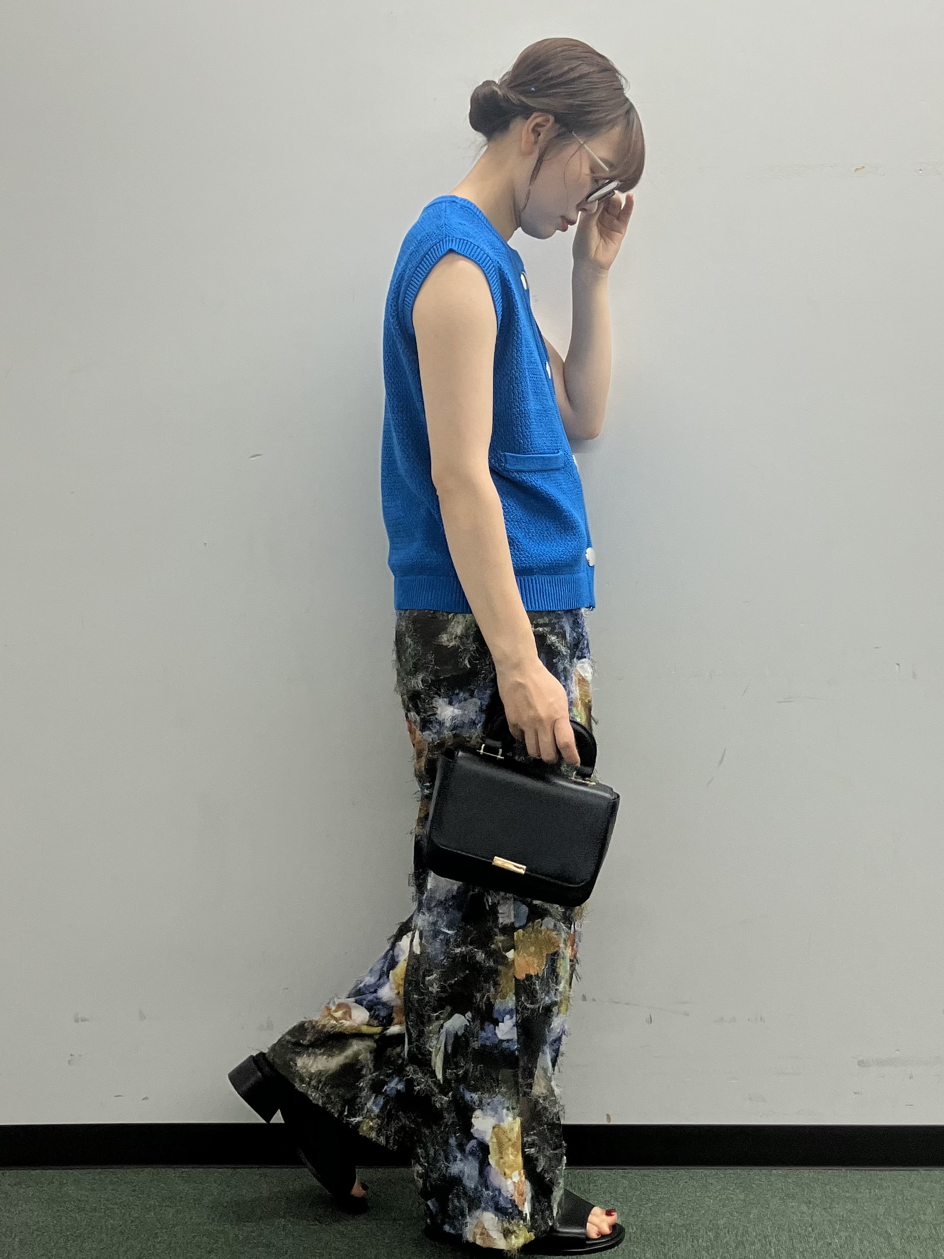 MAYUKIさんの「index｜メッシュニットベスト【洗濯機OK】」を使ったコーディネート