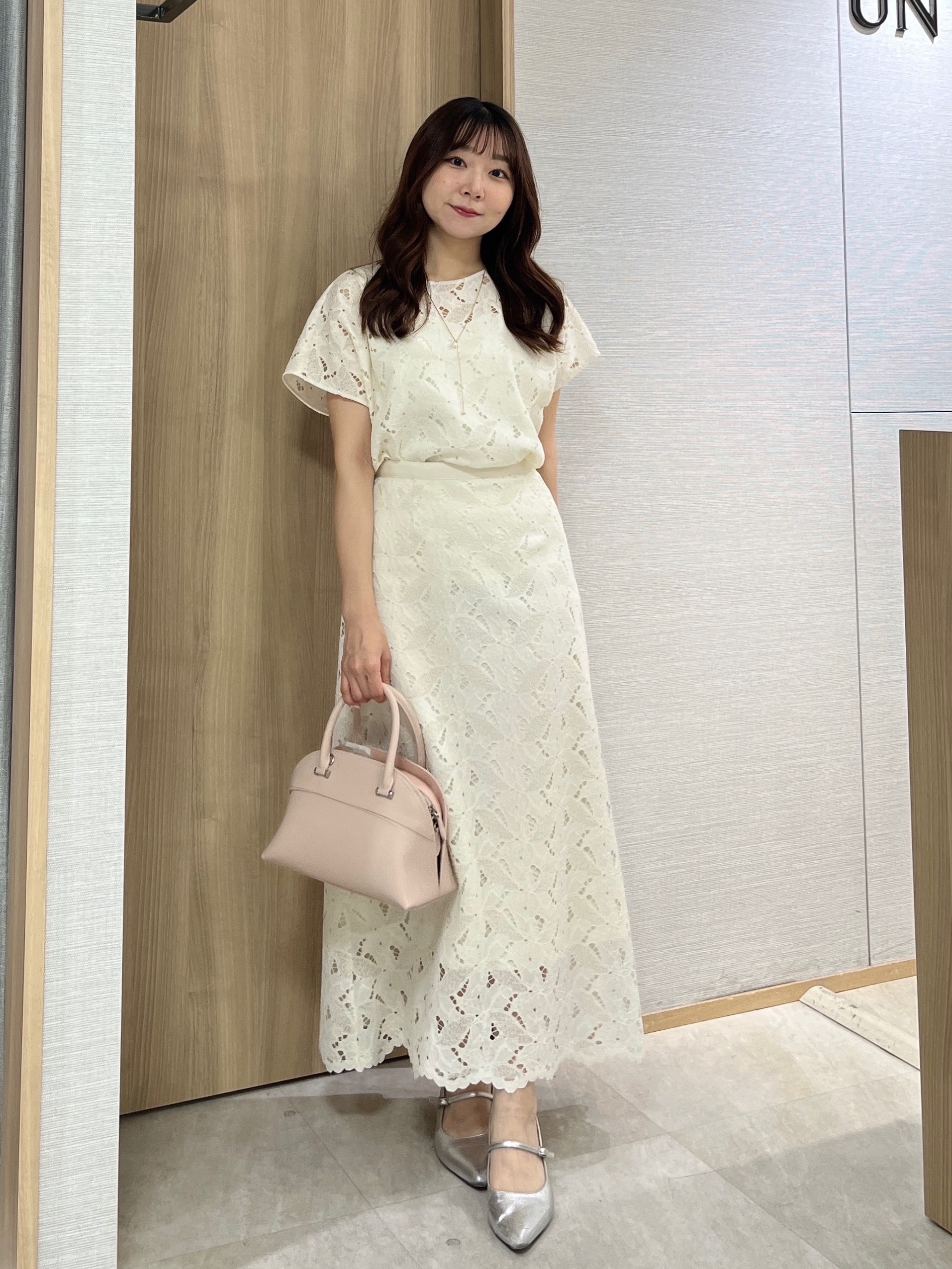 KAHOさんの「UNTITLED｜【セットアップ可能】リーフレースブラウス」を使ったコーディネート