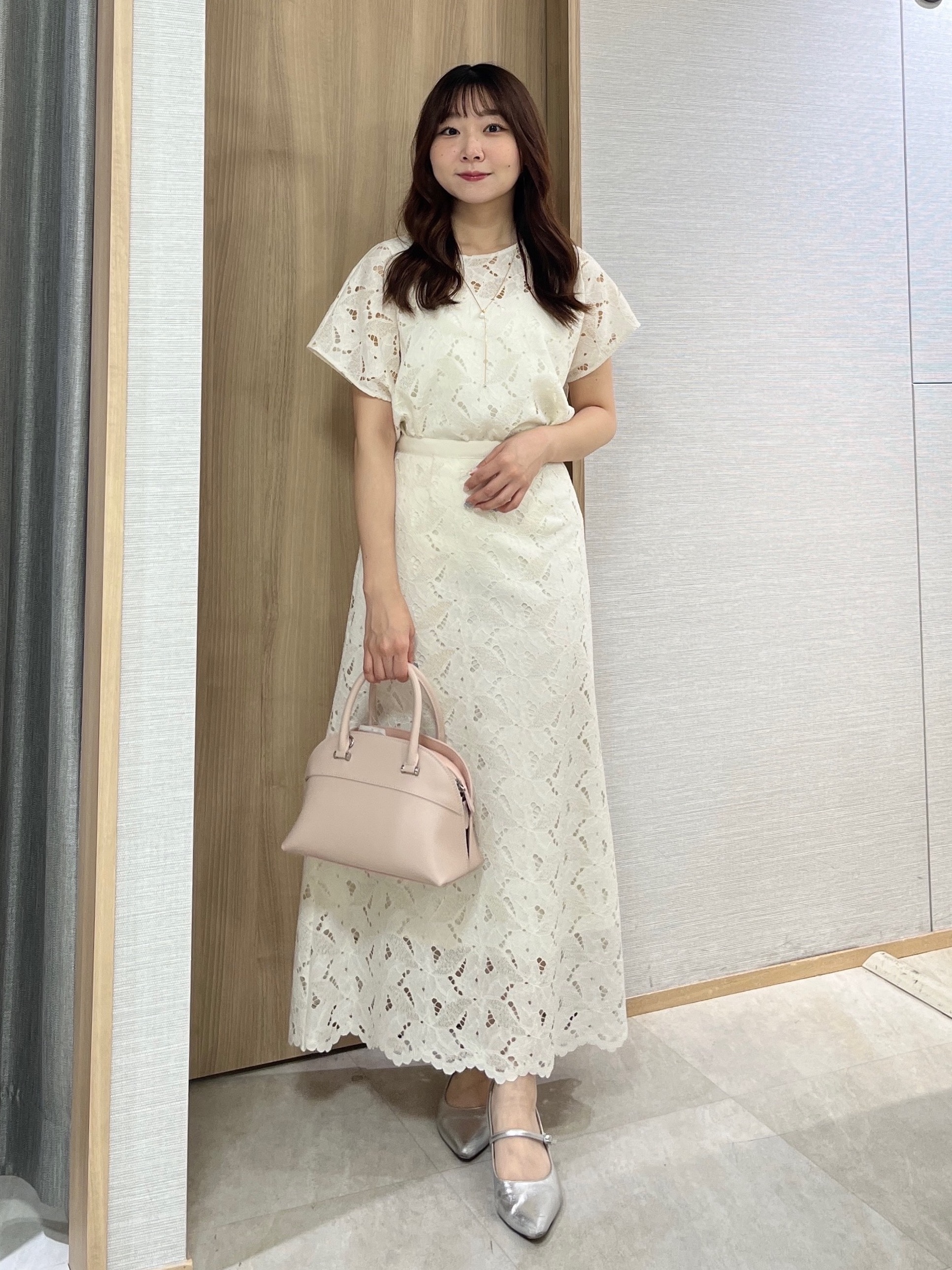 KAHOさんの「UNTITLED｜【セットアップ可能】リーフレースブラウス」を使ったコーディネート