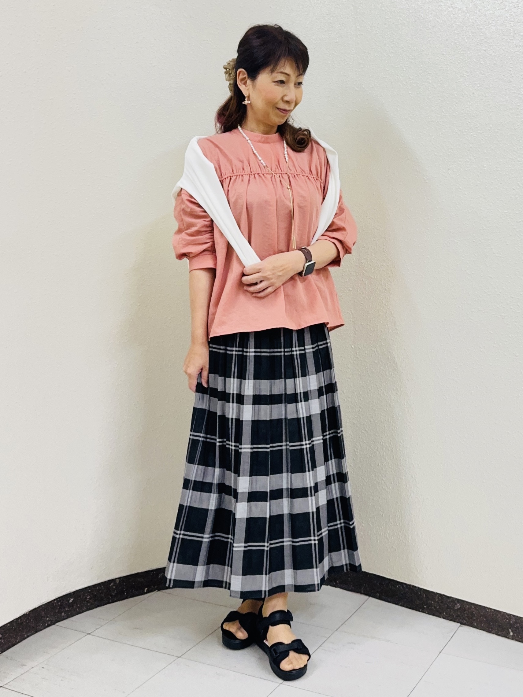 ⭐︎Eimi⭐︎さんの「Reflect｜【手洗い可】プチハイネック ギャザーブラウス」を使ったコーディネート