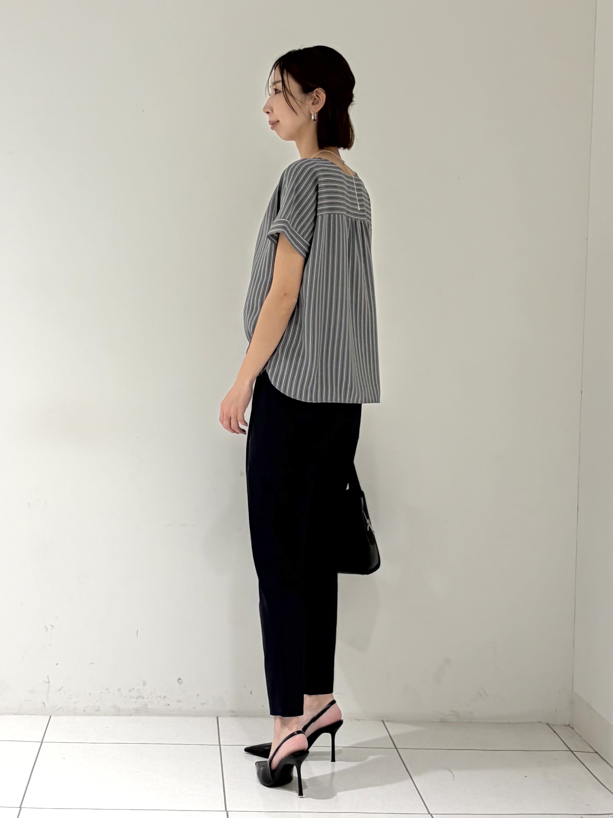 shioriさんの「INDIVI｜【清涼感／UVケア／接触冷感】Vネックストライプブラウス」を使ったコーディネート