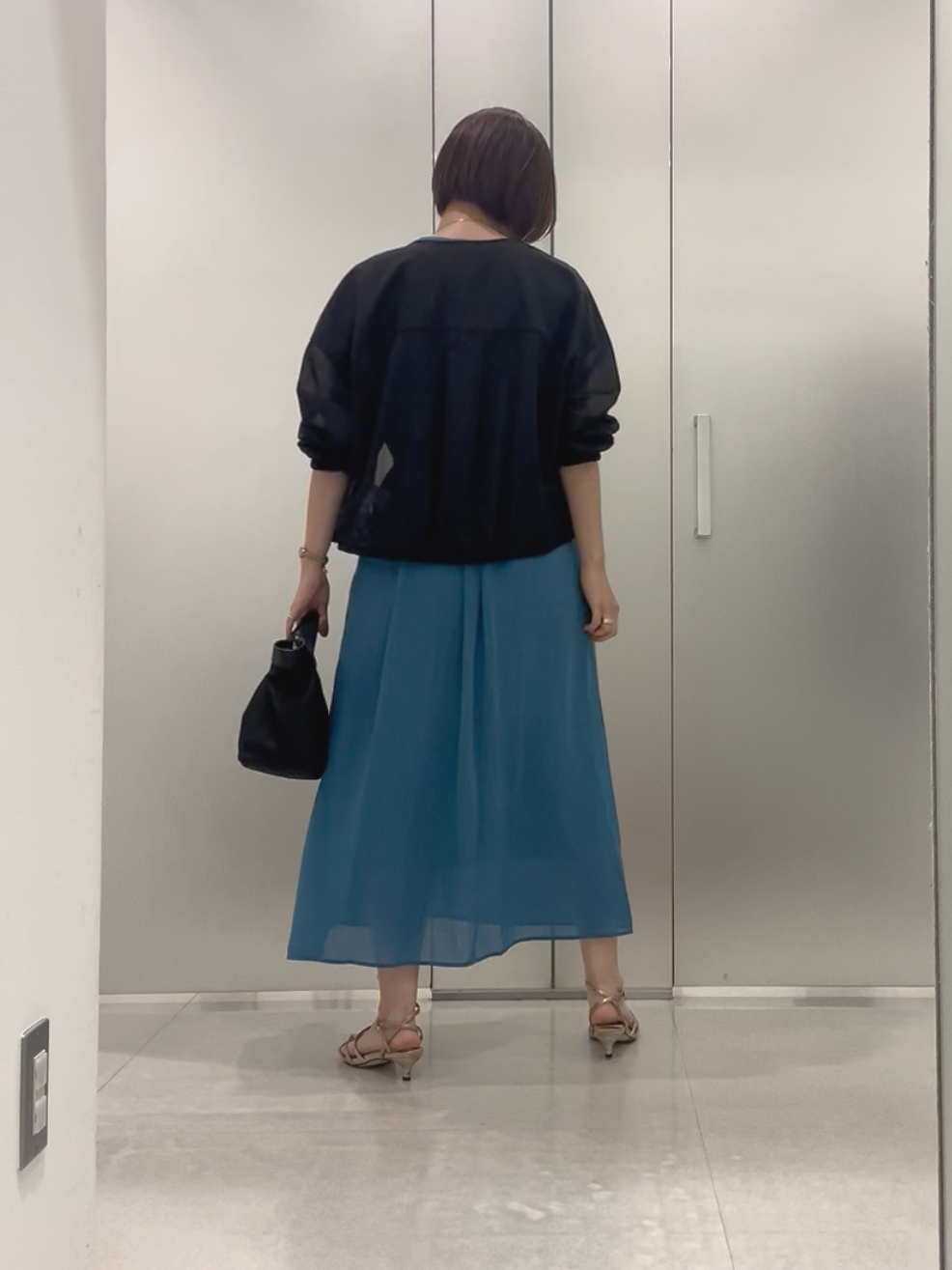 まどかさんの「UNTITLED｜トリコットシアーブラウス」を使ったコーディネート