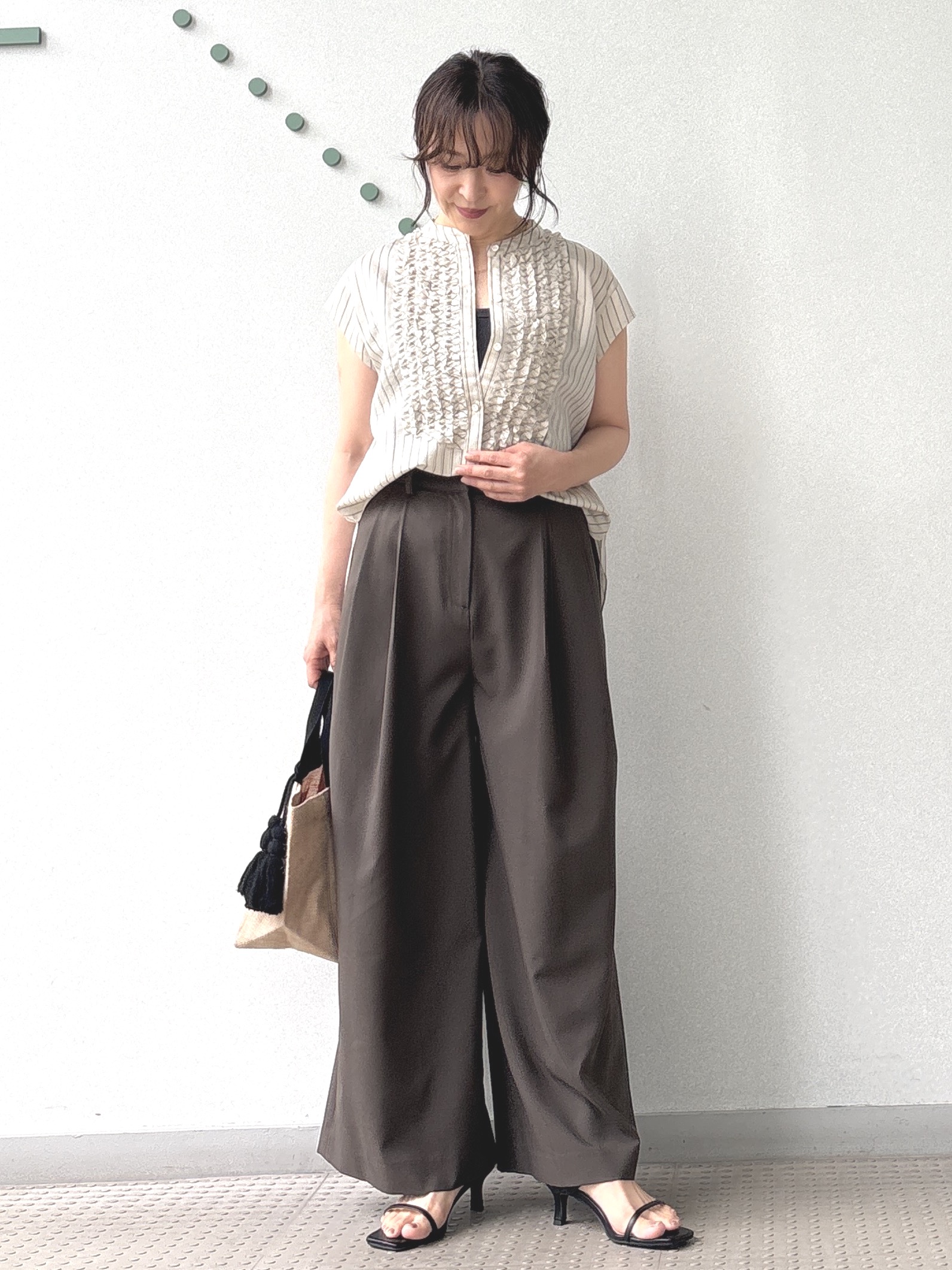 kawamuraさんの「DRESSTERIOR｜ストライプフレンチスリーブフリルブラウス」を使ったコーディネート