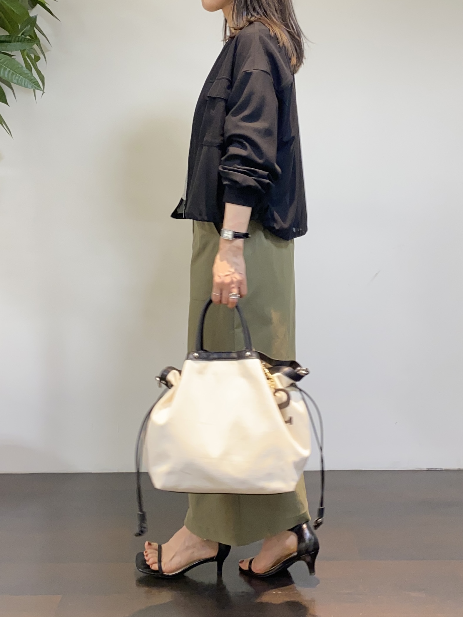 tomoさんの「UNTITLED｜【古畑星夏さん着用/洗える】シアーブルゾン」を使ったコーディネート