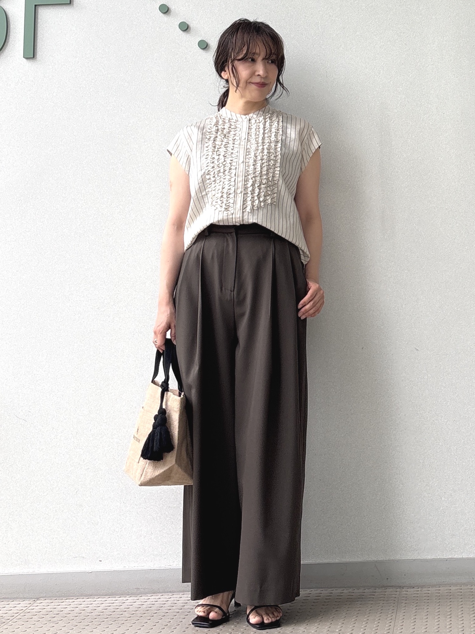 kawamuraさんの「DRESSTERIOR｜ストライプフレンチスリーブフリルブラウス」を使ったコーディネート