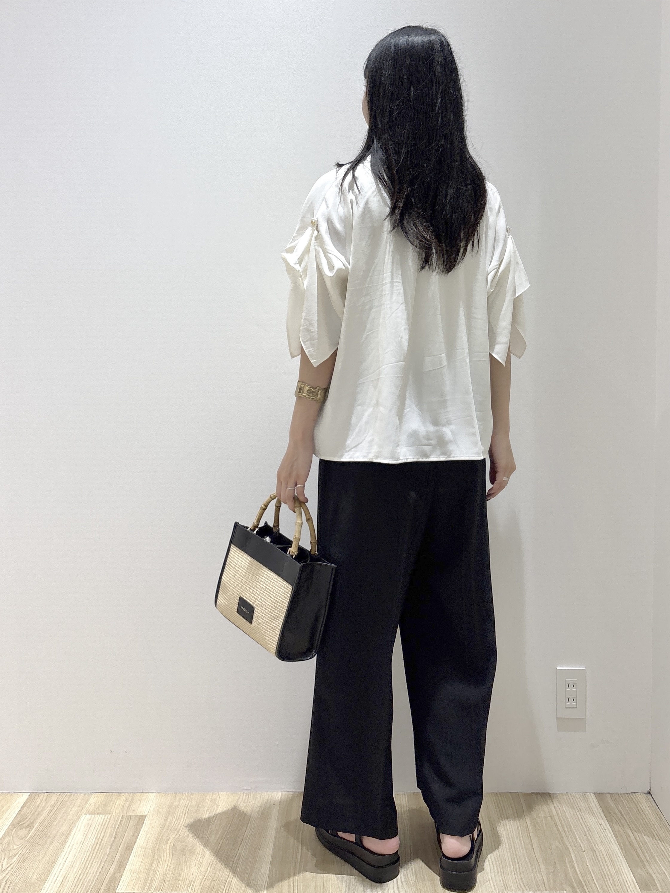 sachikoさんの「OPAQUE.CLIP｜【UV／接触冷感／吸水速乾／】タックスリーブスキッパーブラウス《洗濯機OK》」を使ったコーディネート