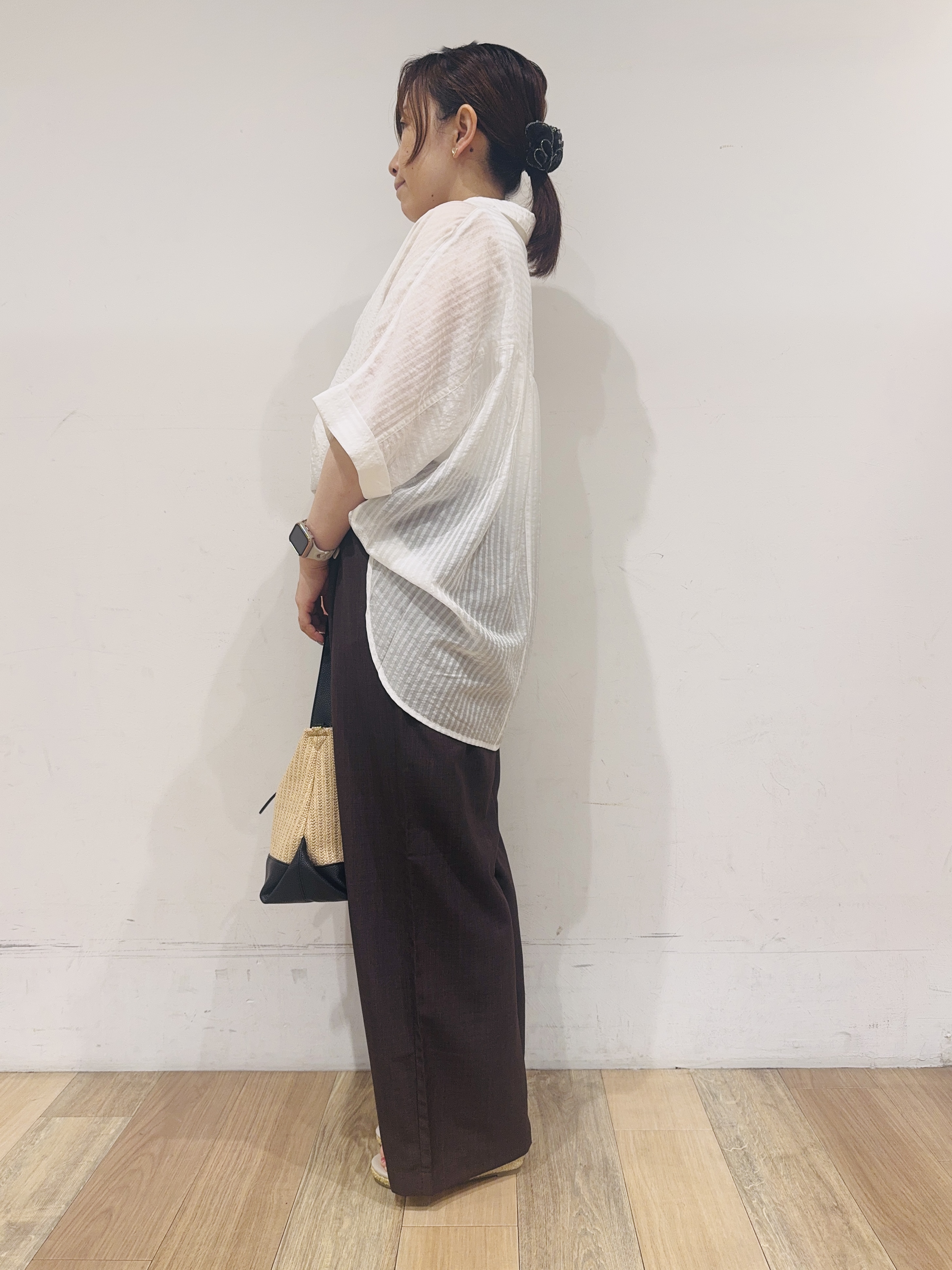 miさんの「grove｜【洗濯機◎・体型カバー】ON/OFF使える、シアースキッパーシャツ」を使ったコーディネート