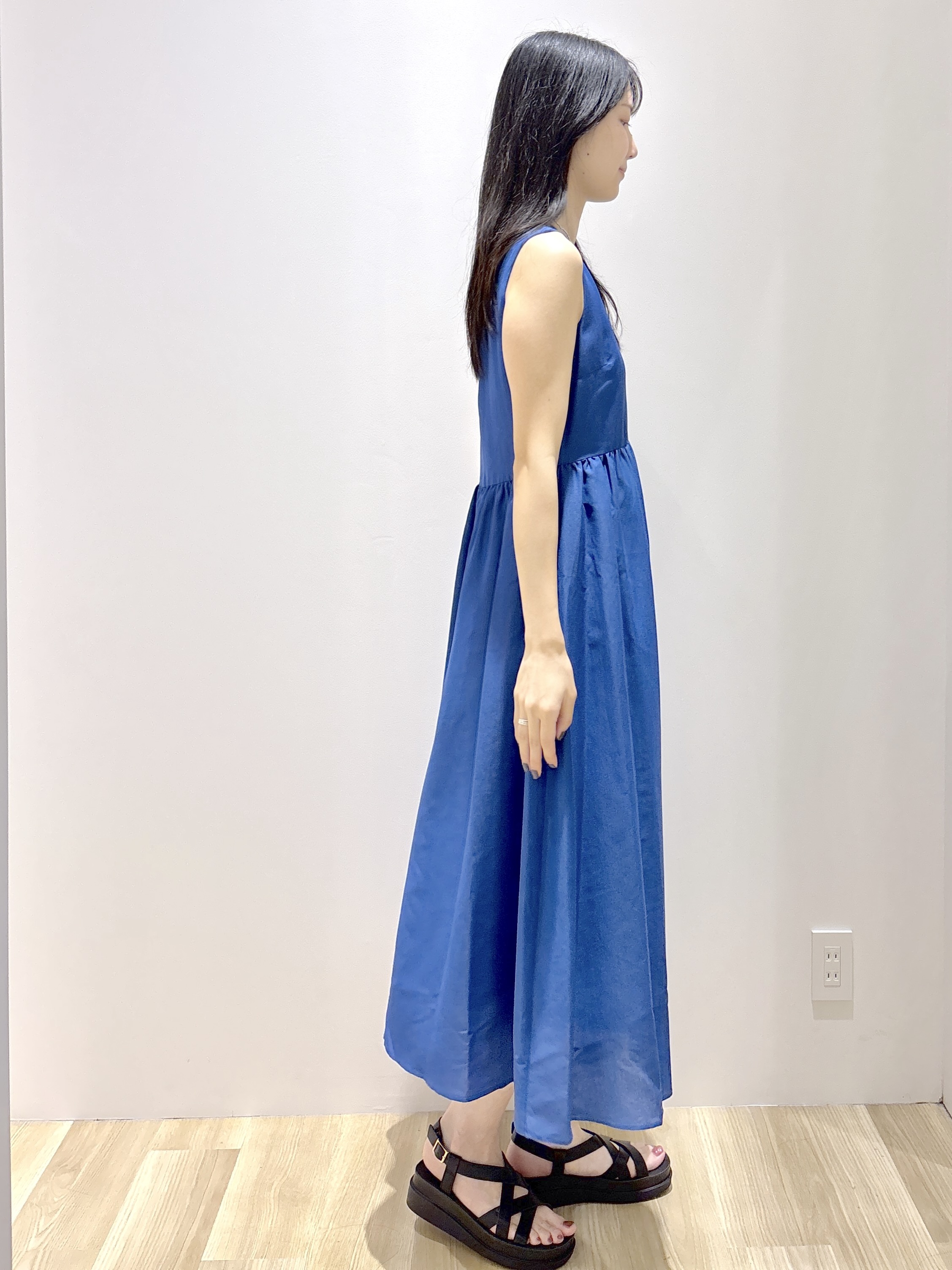 sachikoさんの「OPAQUE.CLIP｜【接触冷感】麻混シアーノースリーブワンピース《洗濯機OK》」を使ったコーディネート