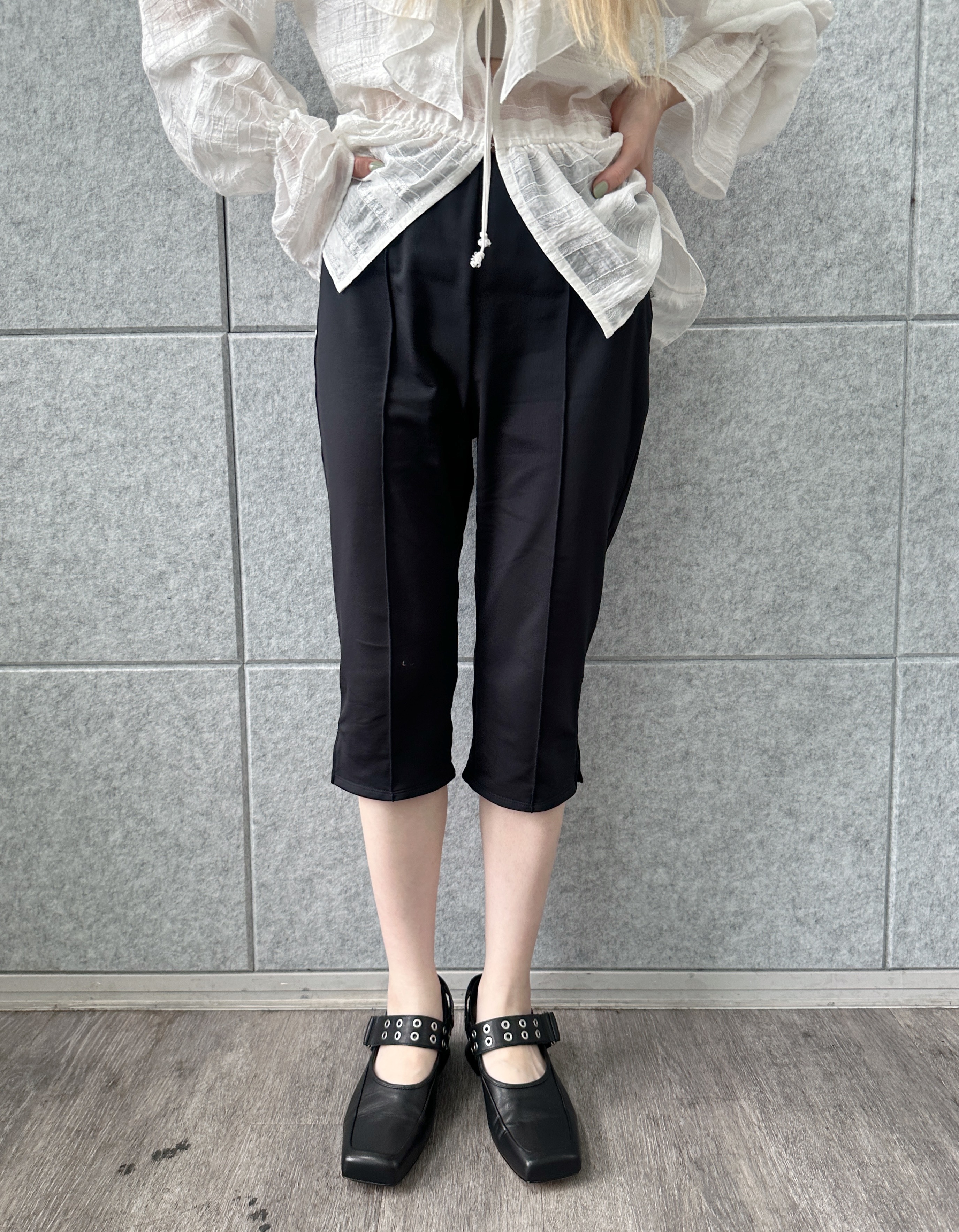 Buyer sakkoさんの「CODE A｜dream ruffle lace blouse」を使ったコーディネート