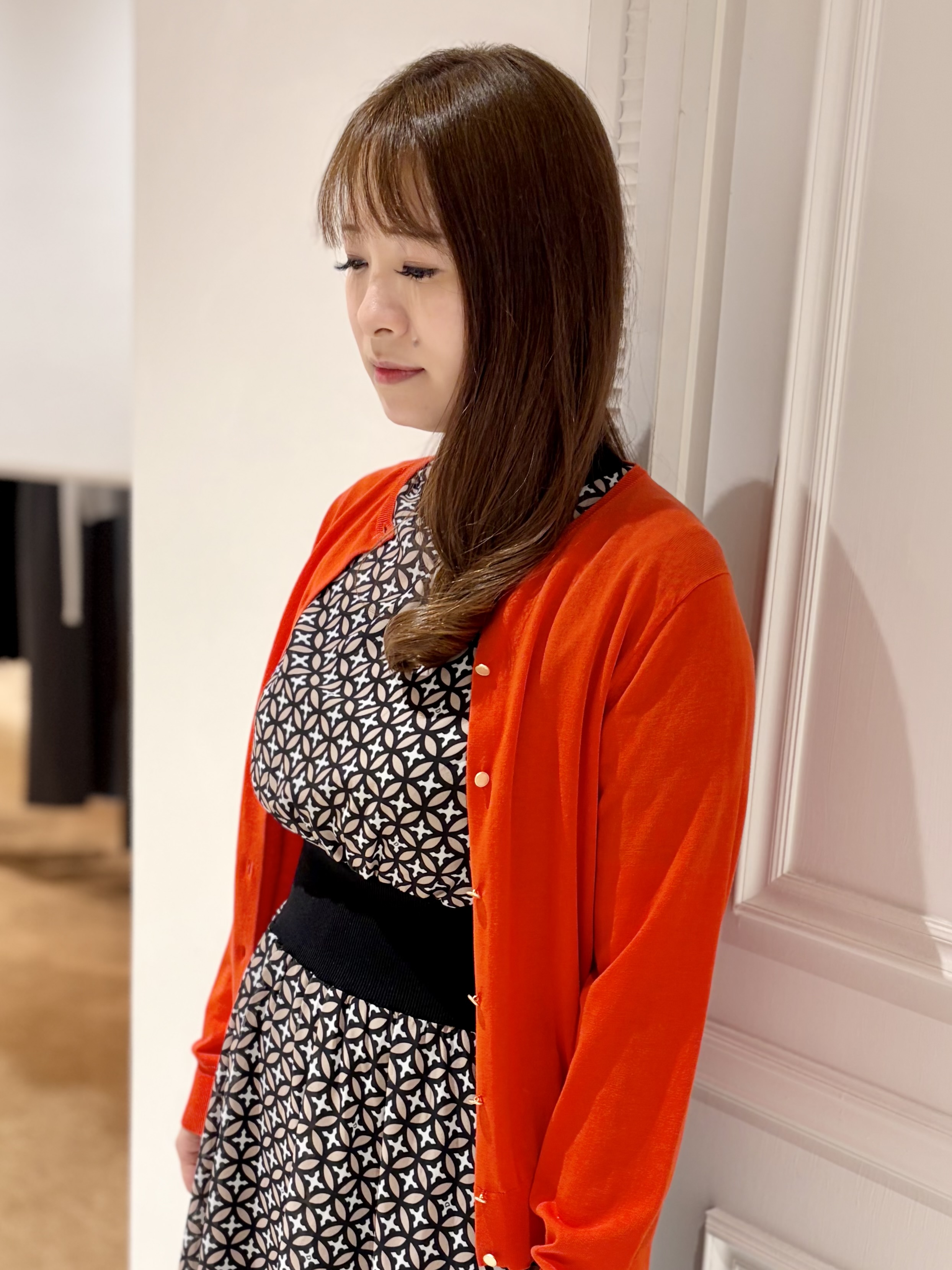minowaさんの「DRESSTERIOR｜【ウォッシャブル】コットンシルク カーディガン」を使ったコーディネート