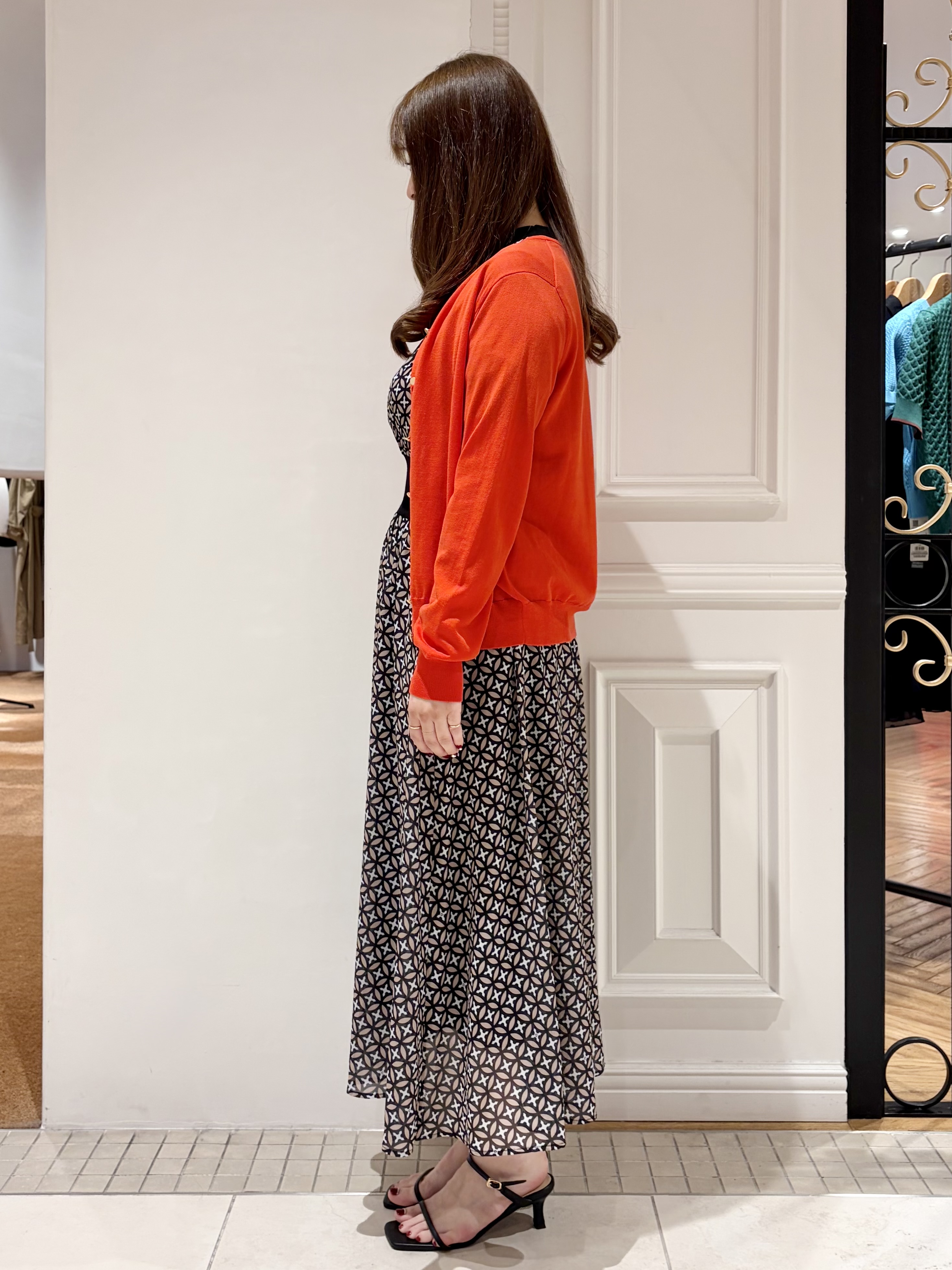 minowaさんの「DRESSTERIOR｜【ウォッシャブル】コットンシルク カーディガン」を使ったコーディネート