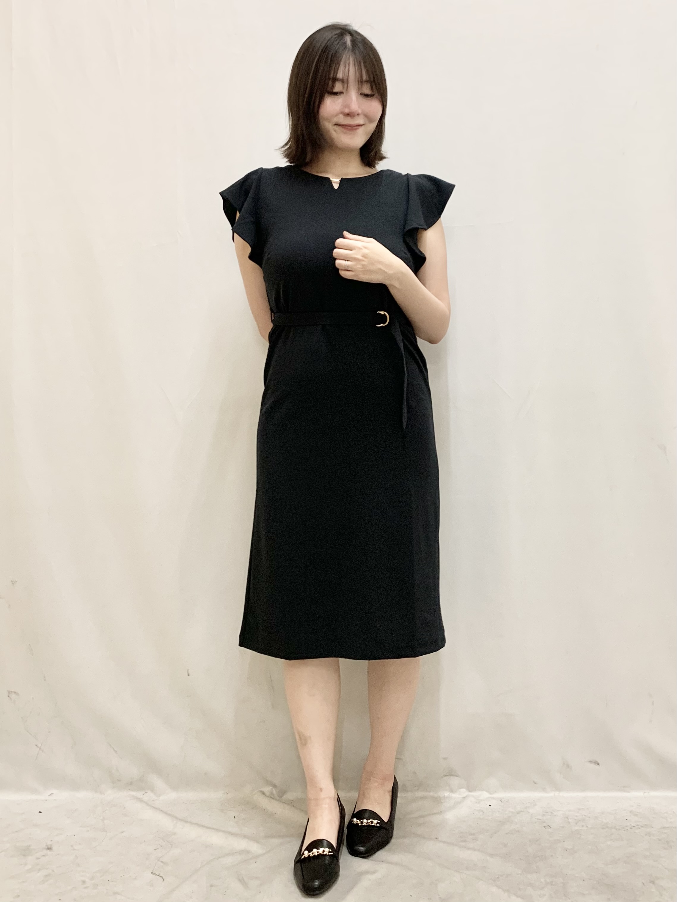 kasumiさんの「index｜【接触冷感／吸水速乾】キーネックフレアスリーブワンピース《UV／洗濯機OK／ストレッチ》」を使ったコーディネート