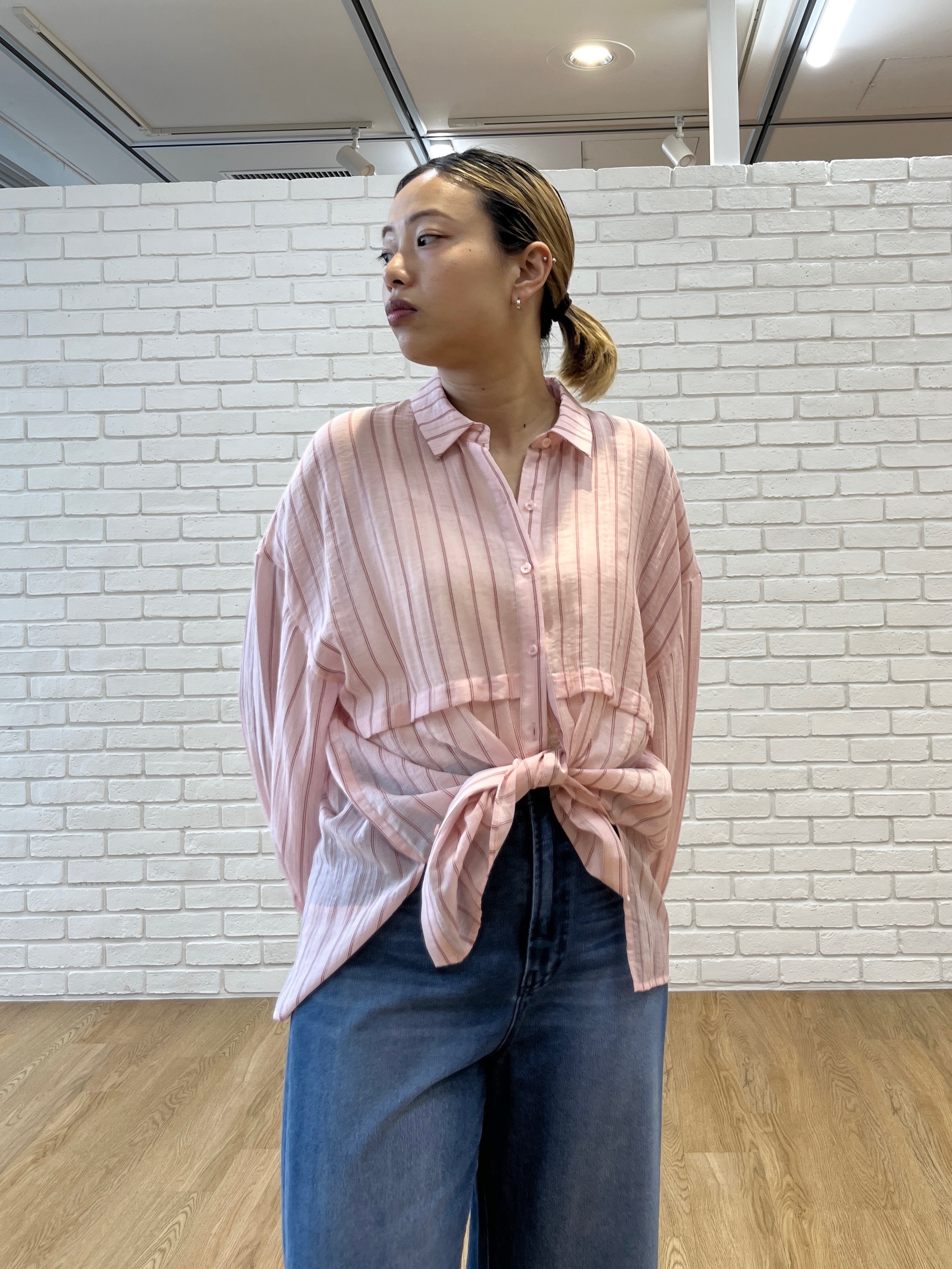 Harukaさんの「INDIVI｜ハイライズワイドデニム【再入荷／マシンウォッシャブル】」を使ったコーディネート