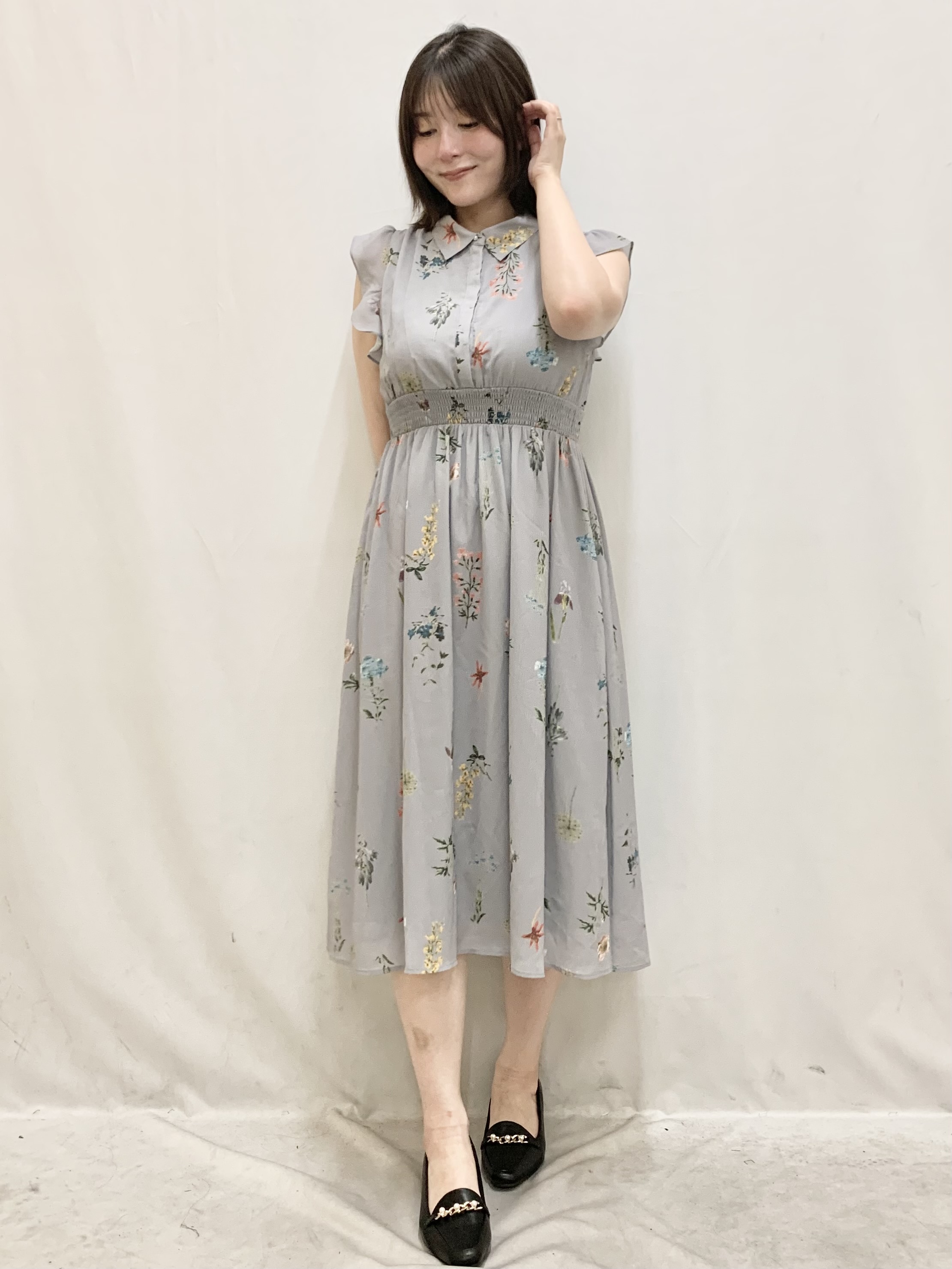 kasumiさんの「index｜ボタニカルフレアワンピース【洗濯機OK】」を使ったコーディネート